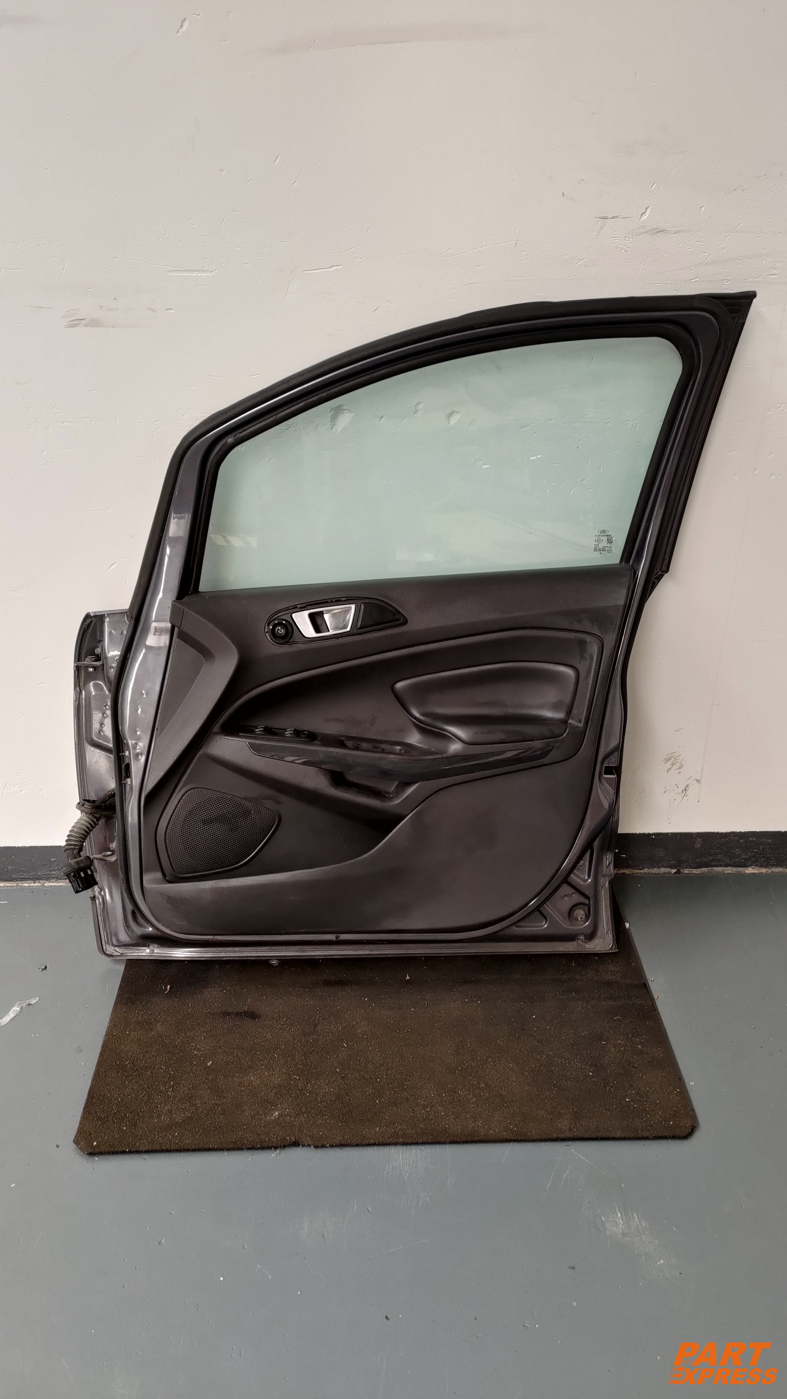 Tür komplett vorne rechts Ford EcoSport Titanium Grau Smoke Grau Met 2013 - 2022 – 2