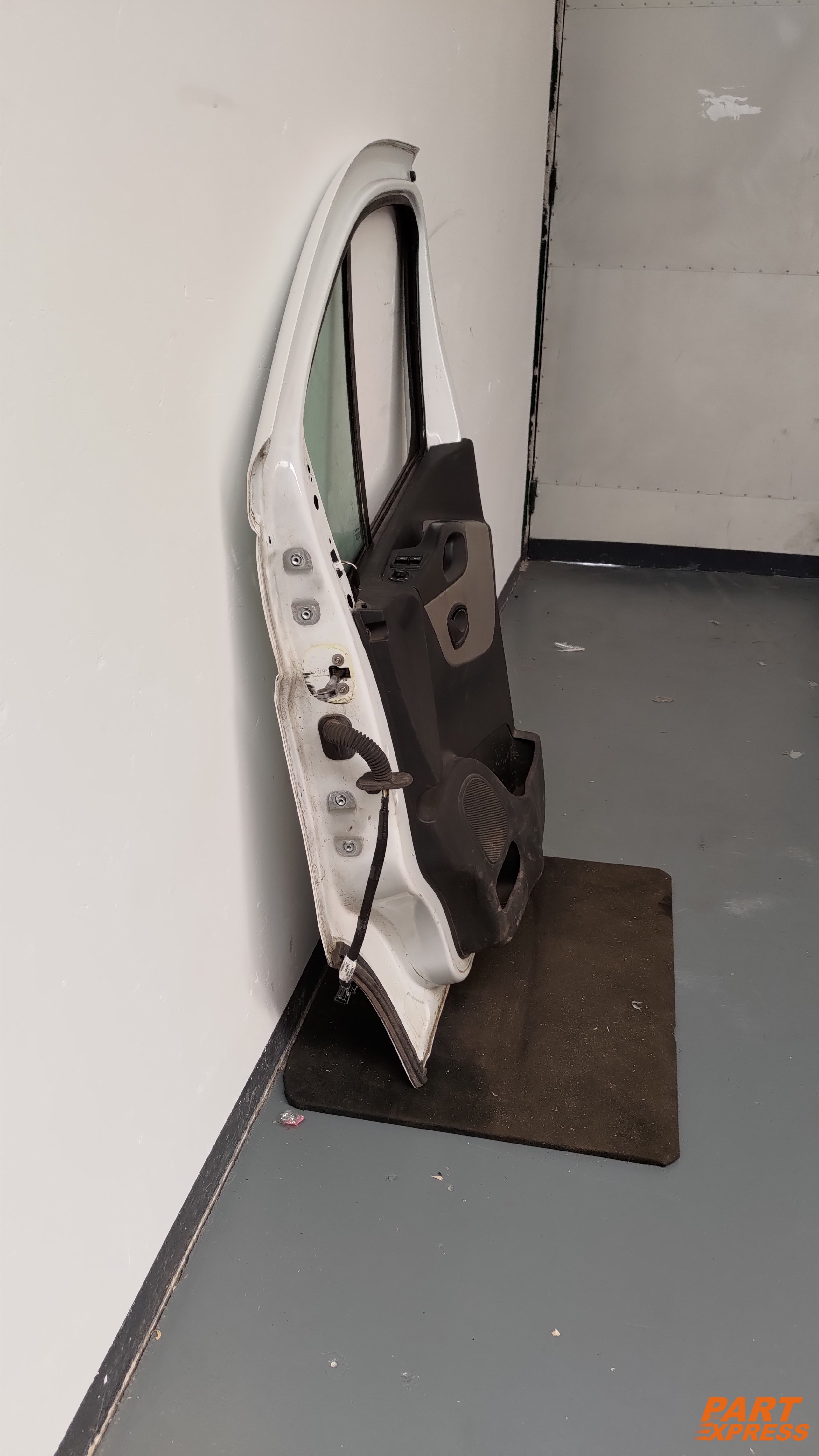 Tür komplett vorne rechts Renault Trafic Bus X82 Weiß 369 ab 2014 – 4