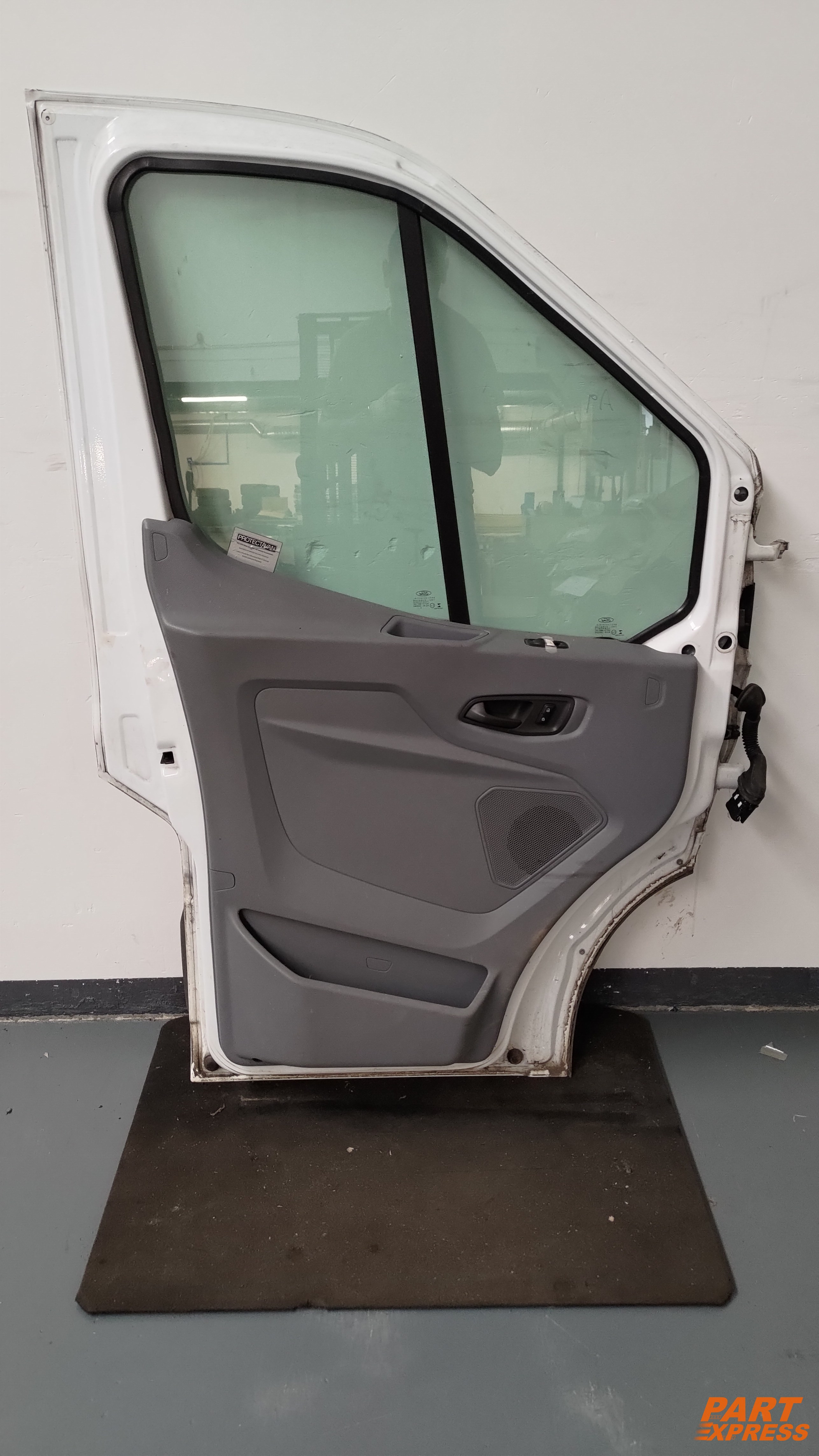 Tür komplett vorne links Ford Transit V363 Mk8 Weiß Frost Weiß ab 2014 – 2