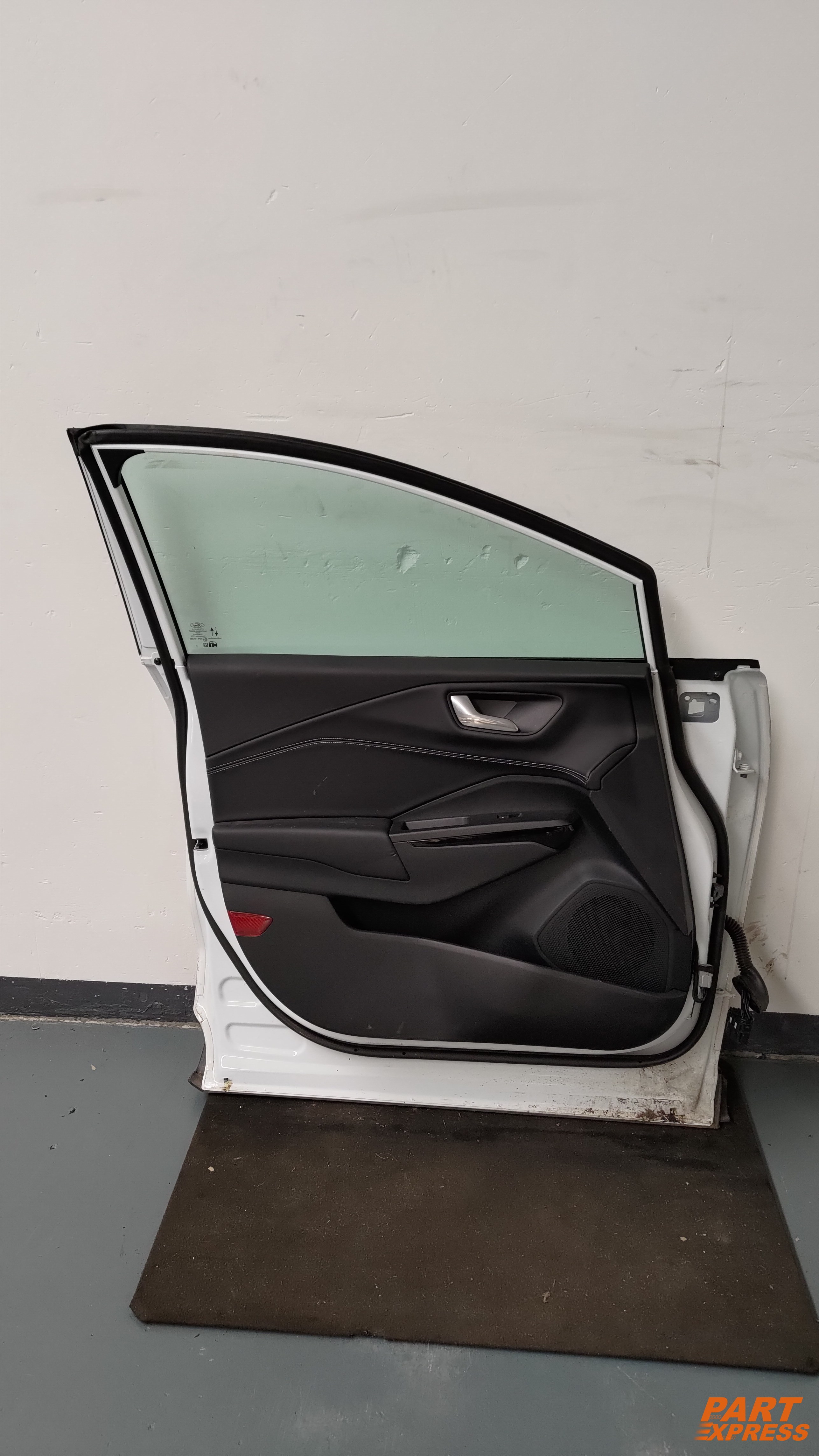 Tür komplett vorne links Ford Puma Titanium J2k Mk2 Weiß Frost Weiß ab 2019 – 2