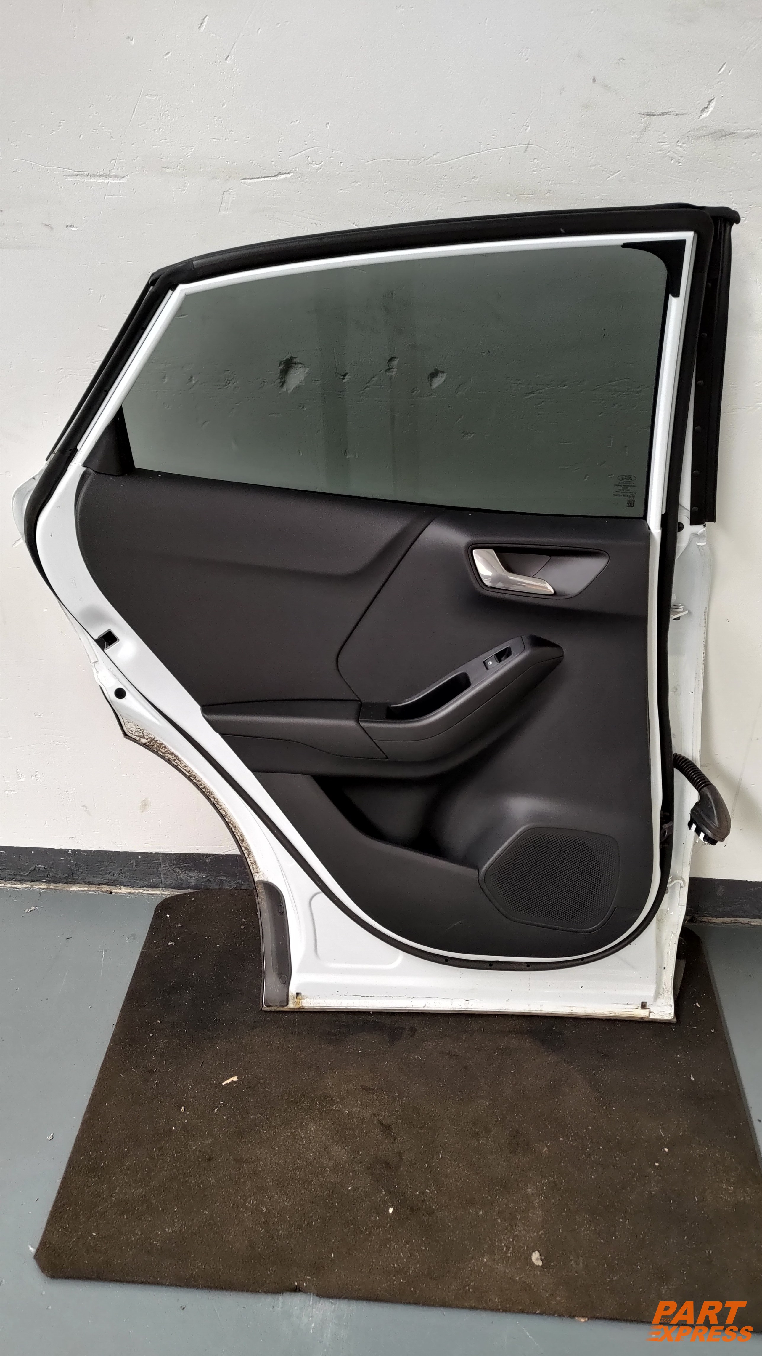 Tür komplett hinten links Ford Puma Titanium J2k Mk2 Weiß Frost Weiß ab 2019 – 2