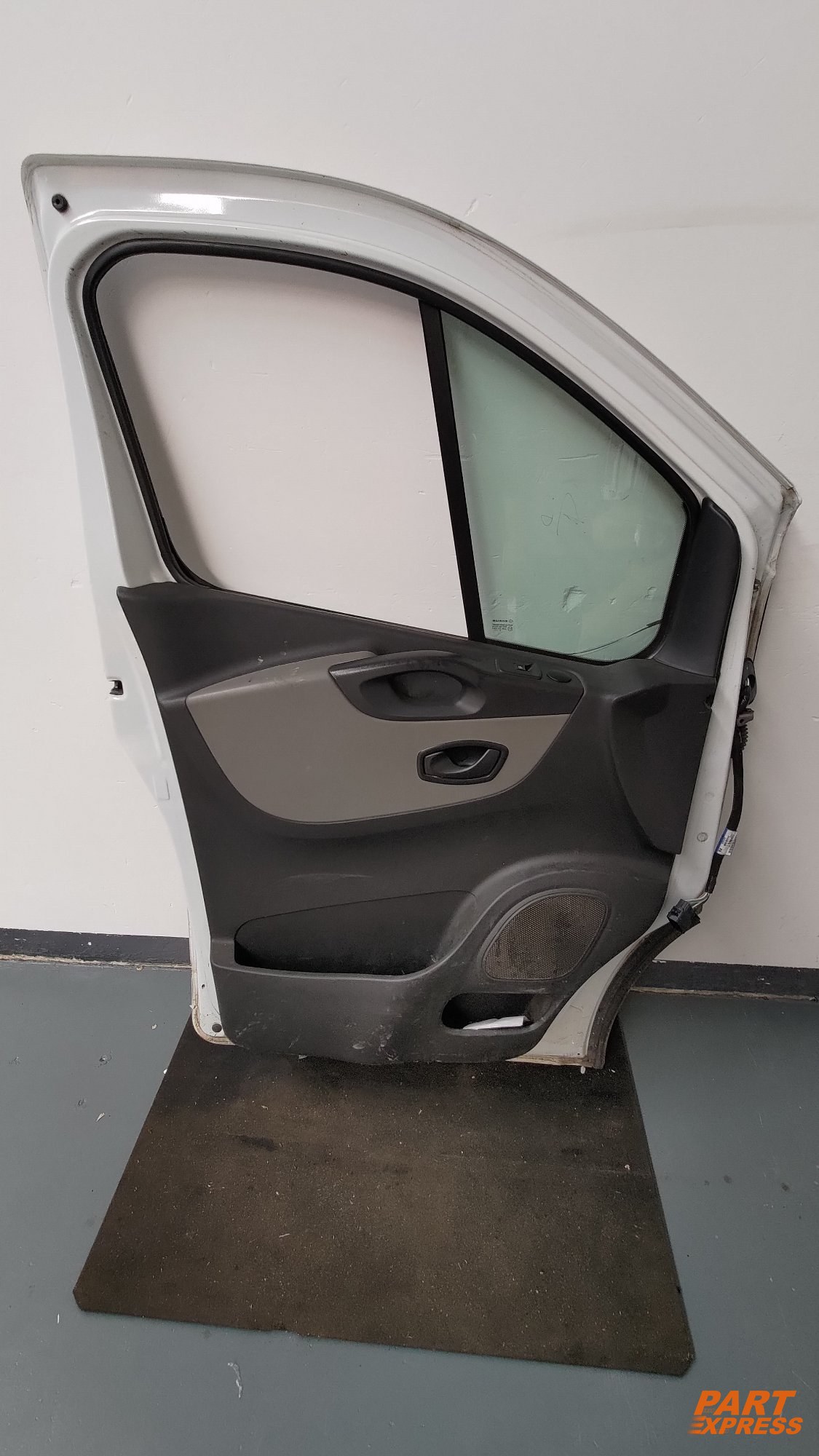 Tür komplett vorne links Renault Trafic Bus X82 Weiß 369 ab 2014 – 2