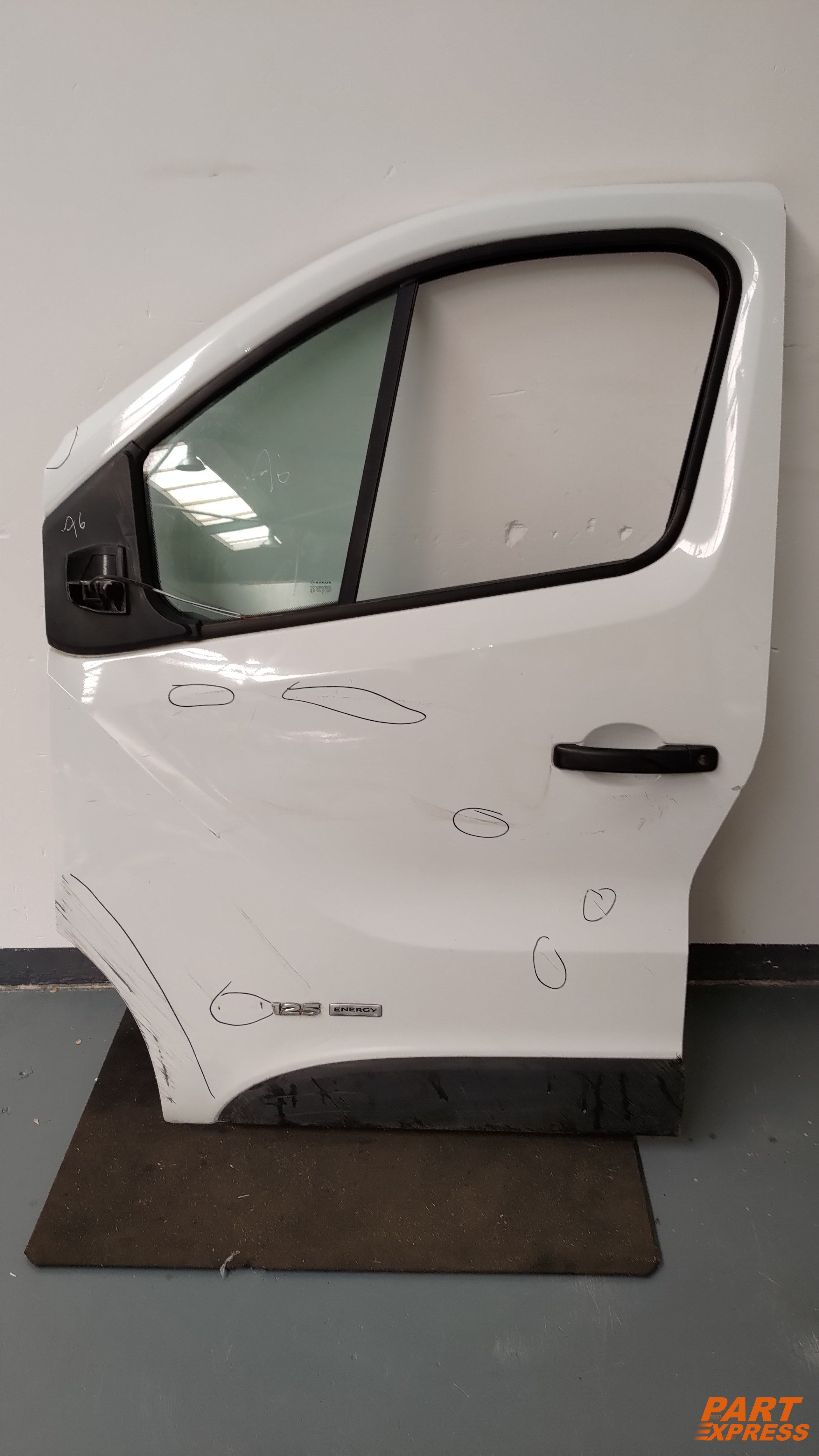 Tür komplett vorne links Renault Trafic Bus X82 Weiß 369 ab 2014 – 3