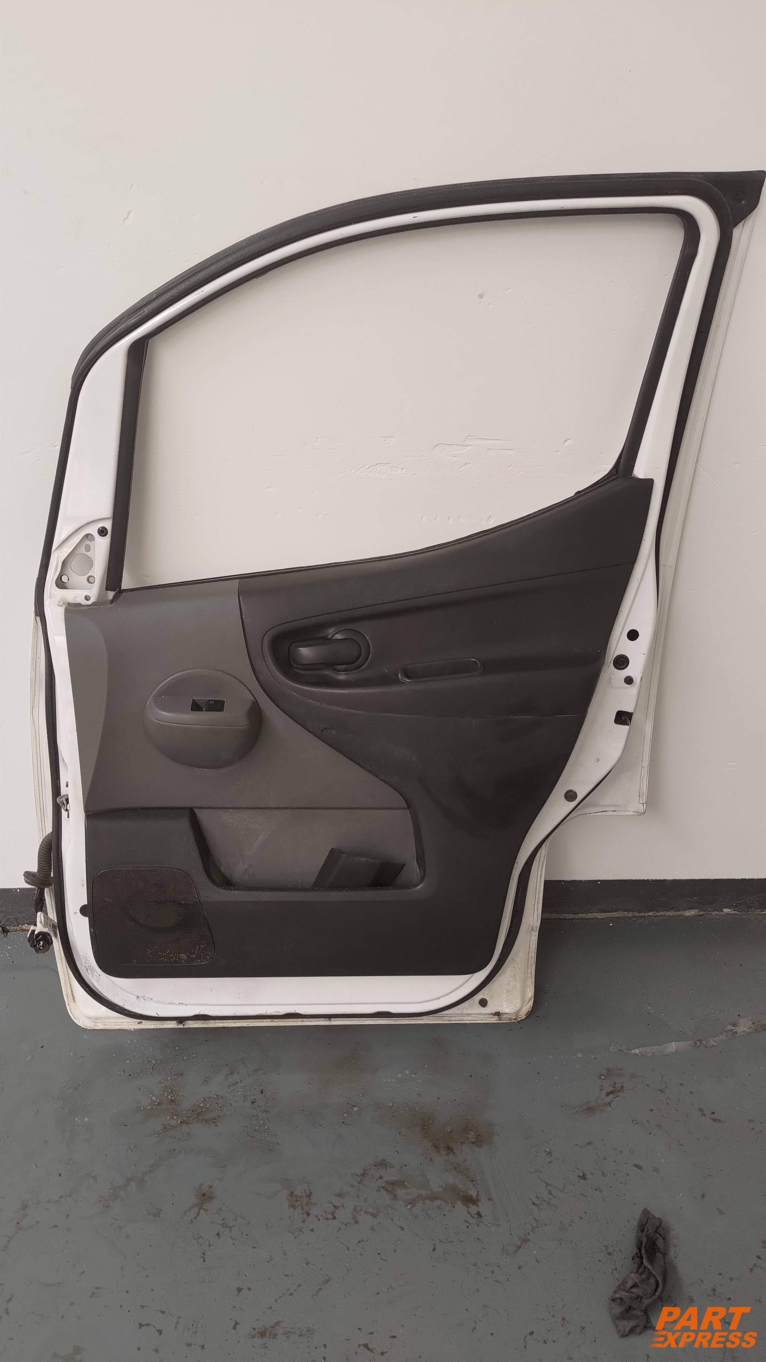 Tür komplett vorne rechts Nissan NV200 SE M20 Weiß QM1 2009 - 2021 – 2