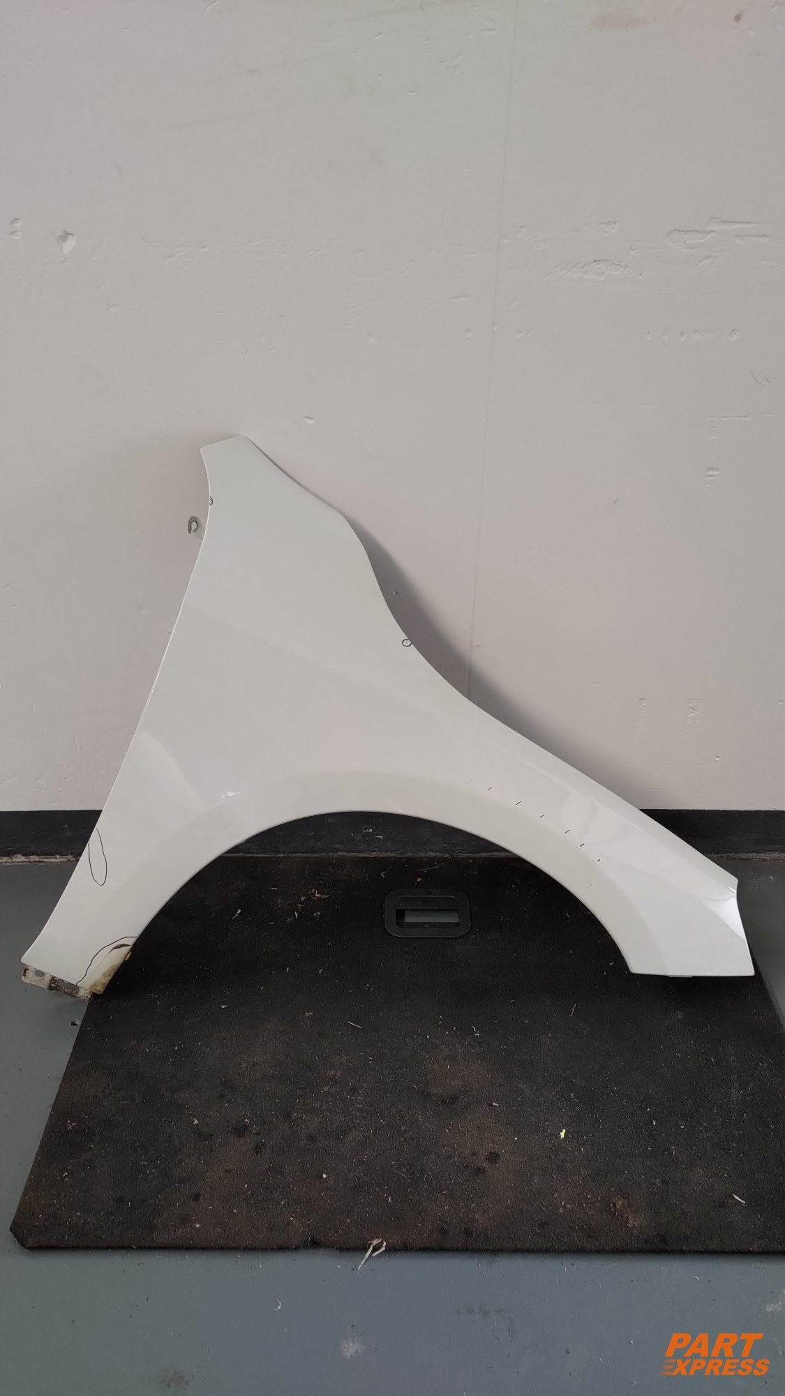 Kotflügel rechts Volvo S60 SE Lux II Weiß 614 Ice White Solid 2010 - 2018 – 2