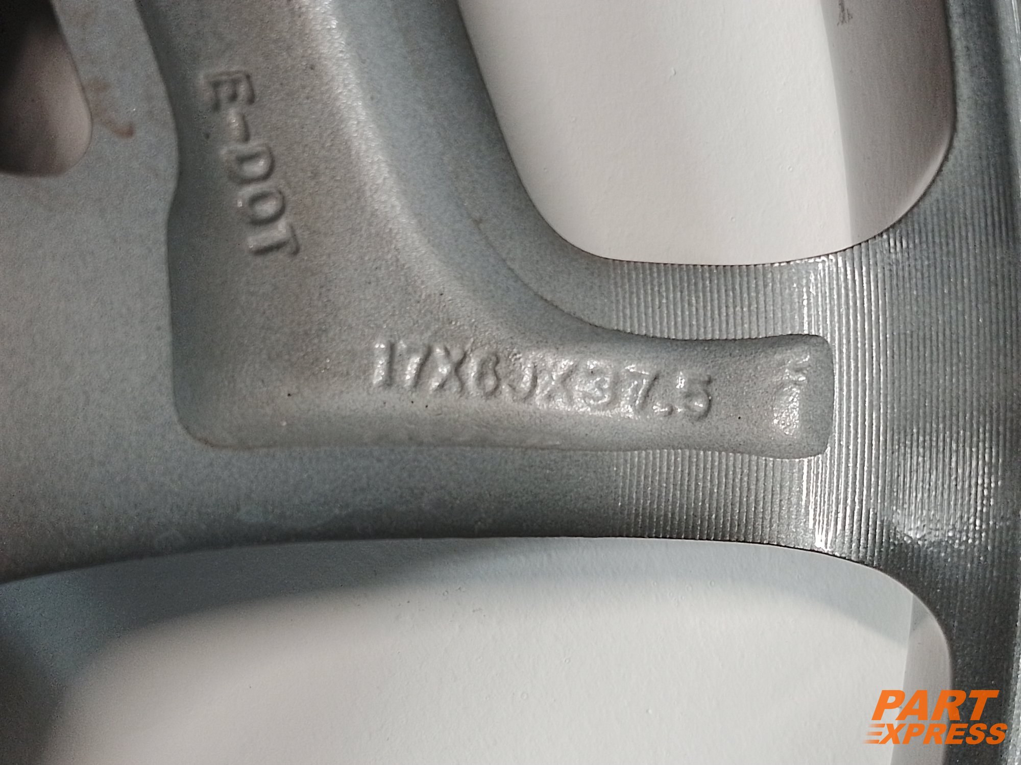 17 Zoll Alufelge Ford EcoSport II JK8 1x 17x6J ET37,5 mit Sensor – 4