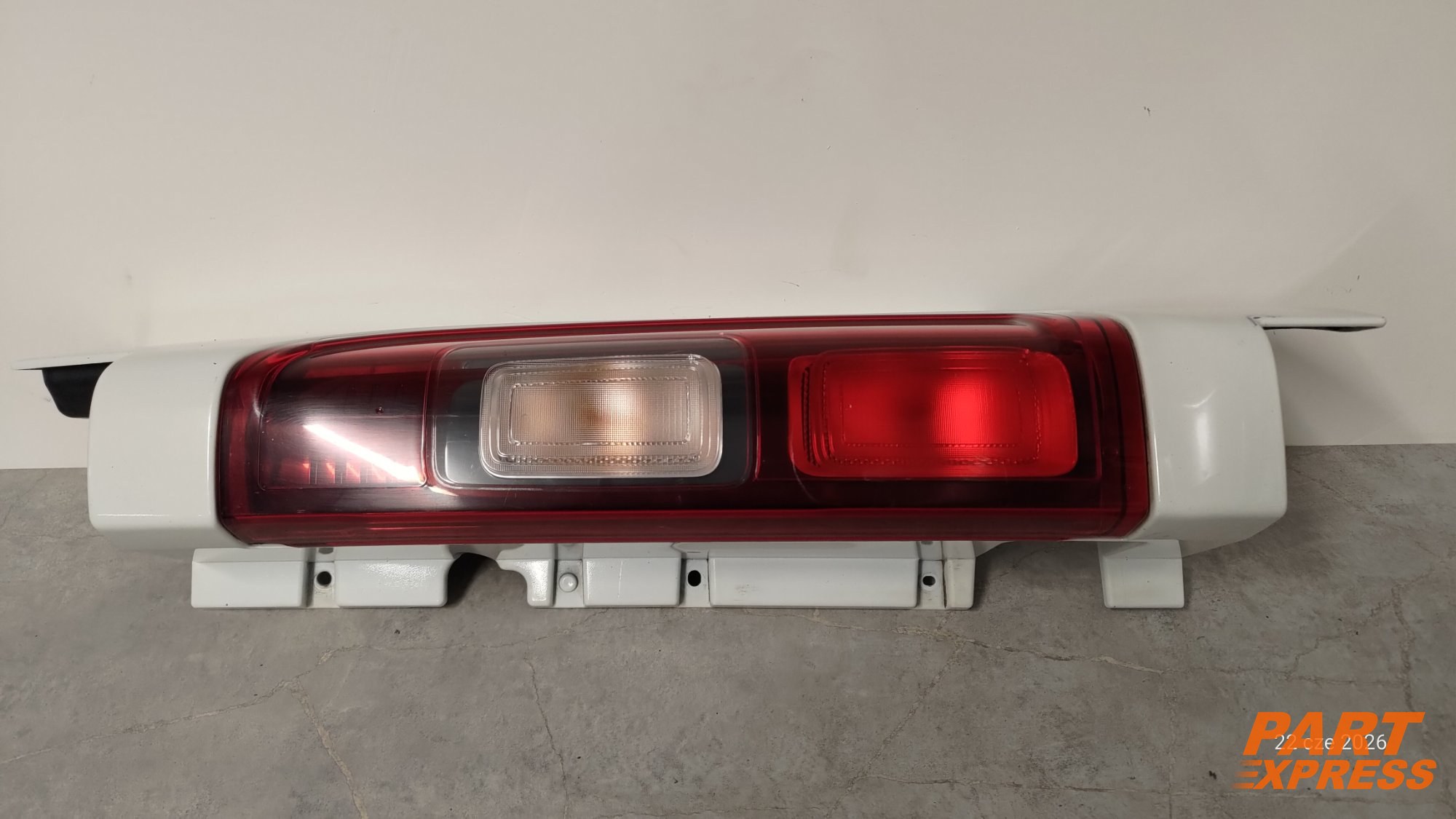 Rückleuchte hinten rechts Renault Trafic Bus X82 ab 2014