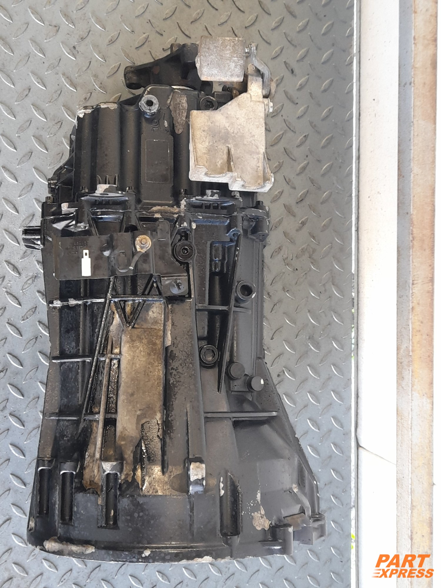 Schaltgetriebe Ford Transit 6 Gang 2.2 TDCI 107tkm CVF5 CYF5 MT82 – 3