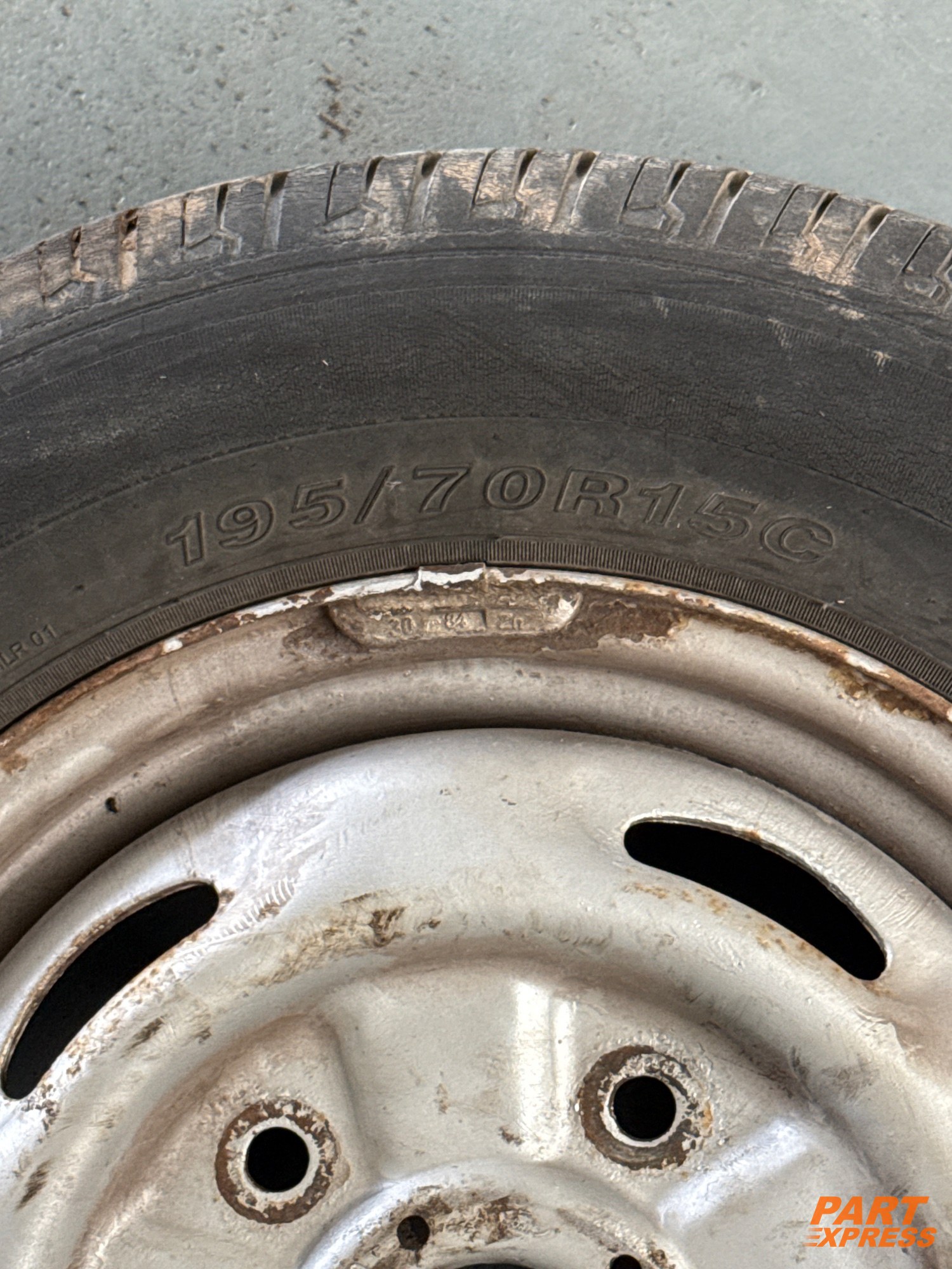 Komplettrad Ford Transit FA 195/70 R15 – 2