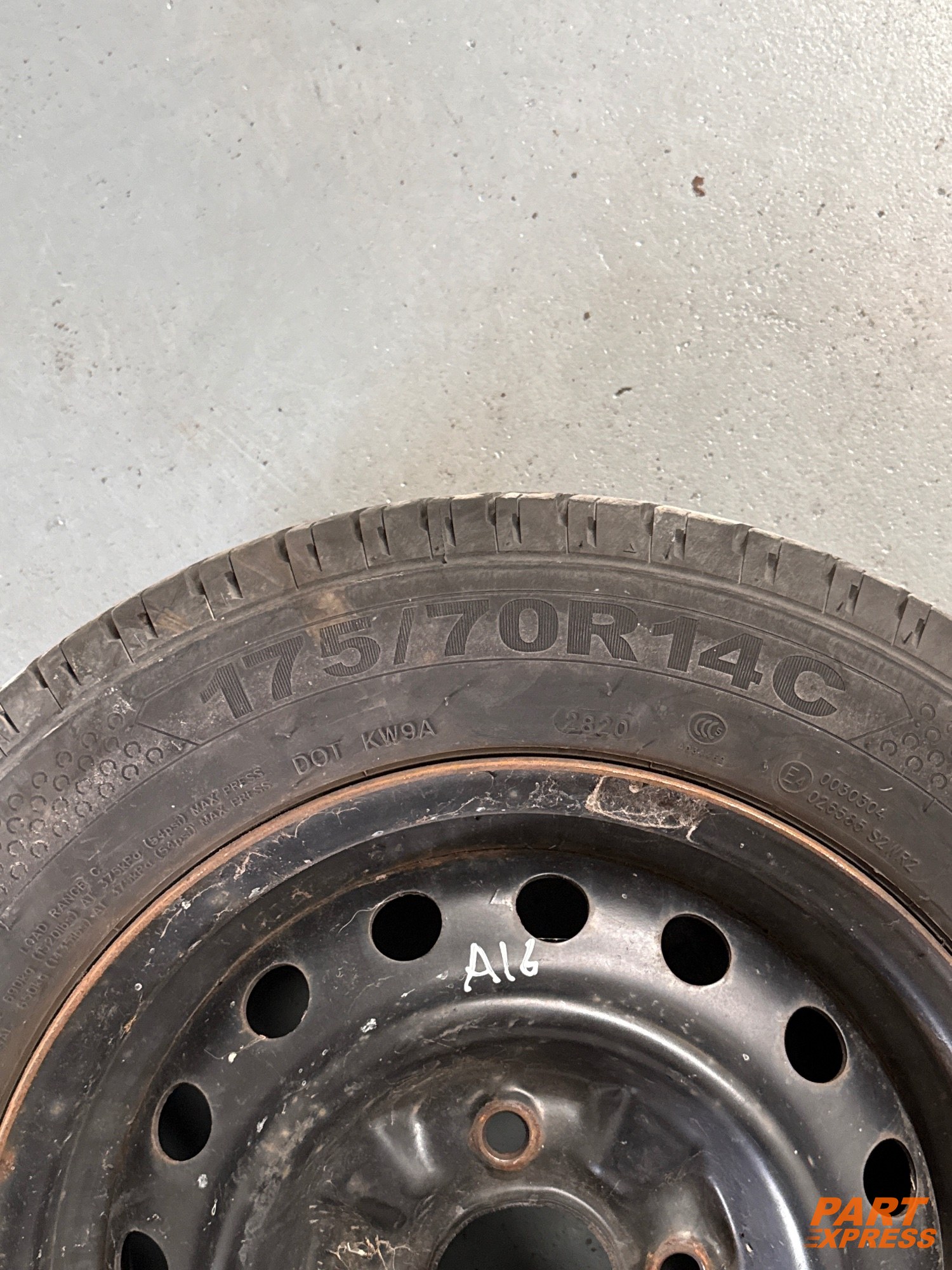 Komplettrad Nissan NV200 175/70 R14 ab 2014 – 5