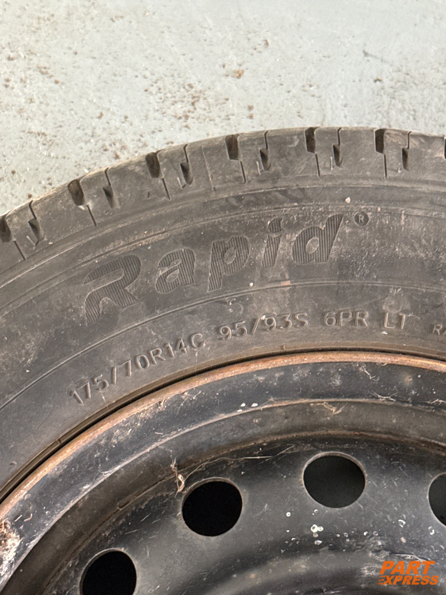 Komplettrad Nissan NV200 175/70 R14 ab 2014 – 6