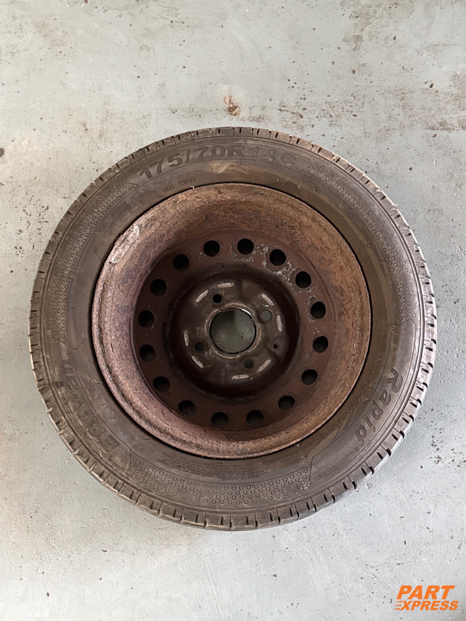 Komplettrad Nissan NV200 175/70 R14 ab 2014 – 2