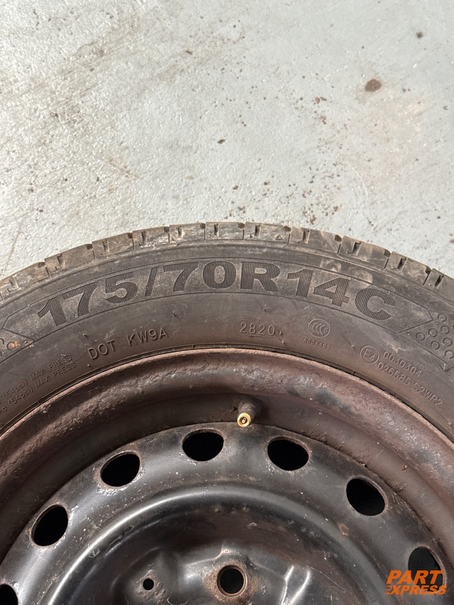 Komplettrad Nissan NV200 175/70 R14 ab 2014 – 5