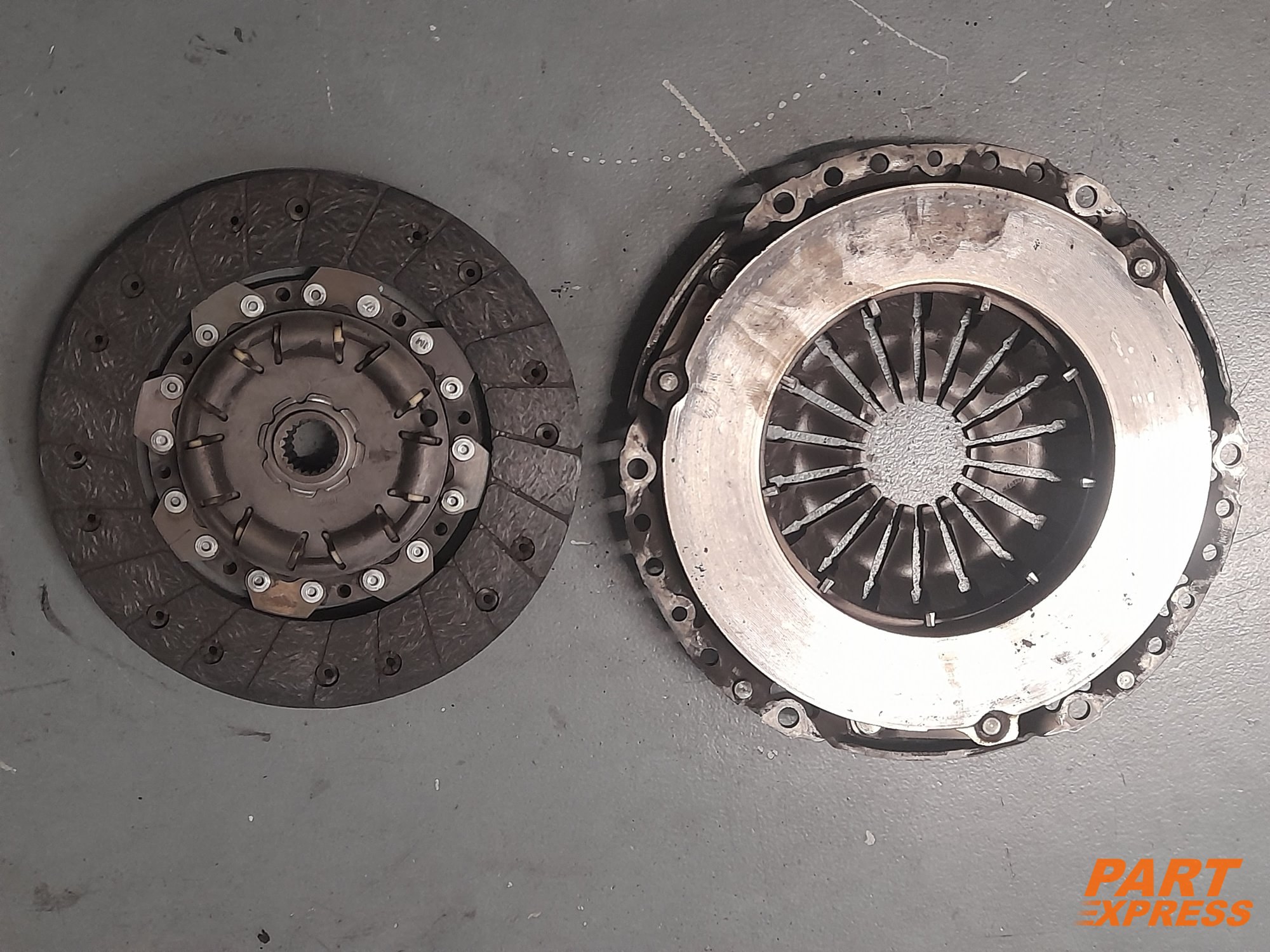 Kupplungssatz komplett 84tkm Opel Astra J Insignia Mokka Corsa 1,4 LUK 323078310 – 2