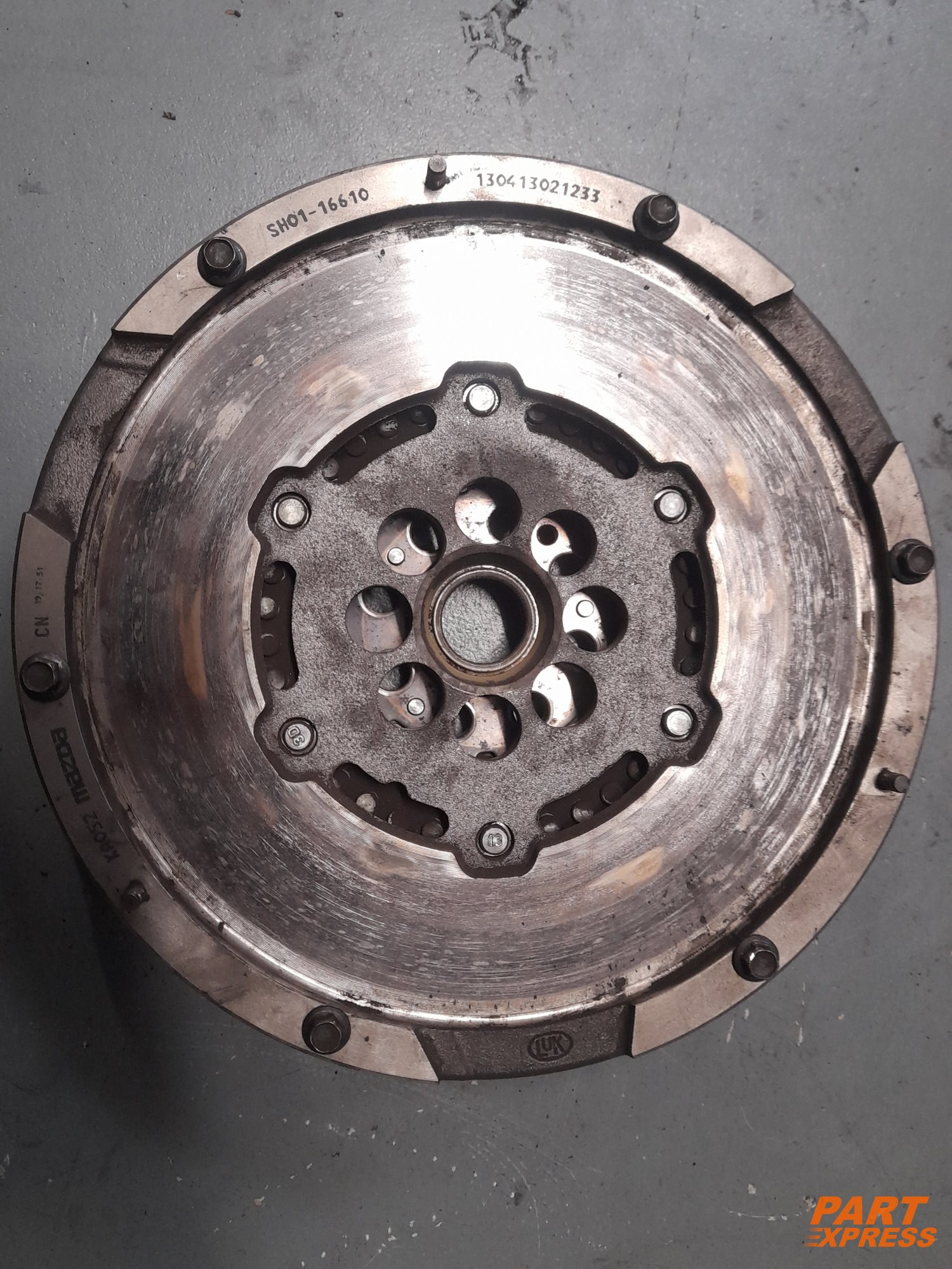 Schwungrad 6 Gang 4x4 Mazda 6 CX-5 2,2D 88TKM 110KW SH01-16610