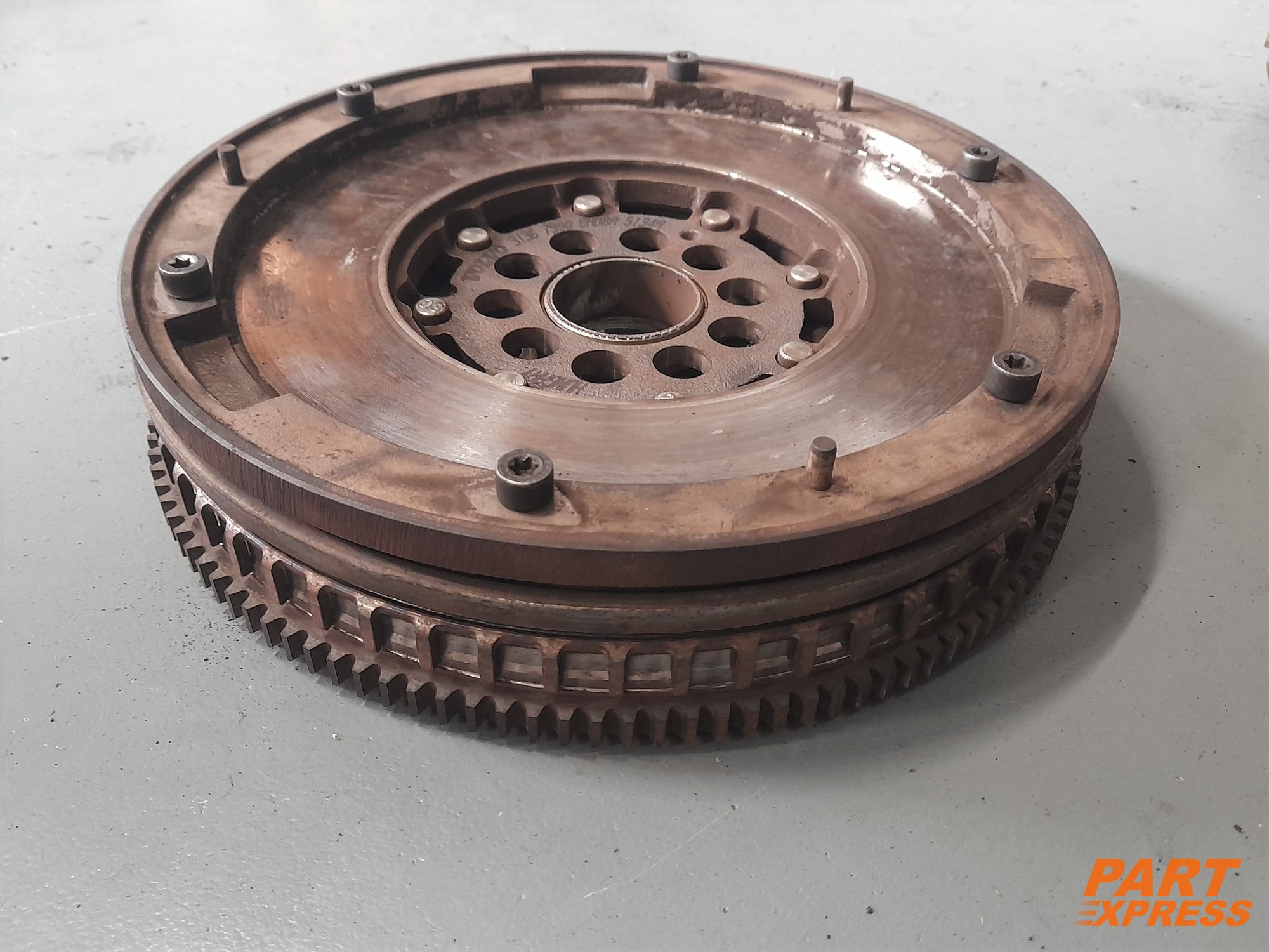 Schwungrad komplett 2.0l Diesel Volvo D4 S60 V60 V90 XC60 70tkm 31367900 – 2