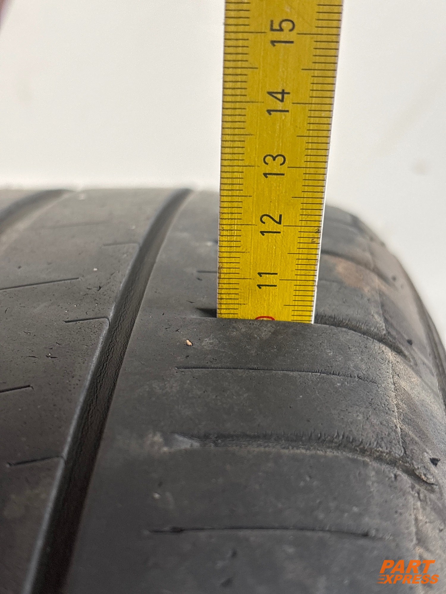 Reifen Falken ZIEX 215/45 R16 90V 3mm – 6