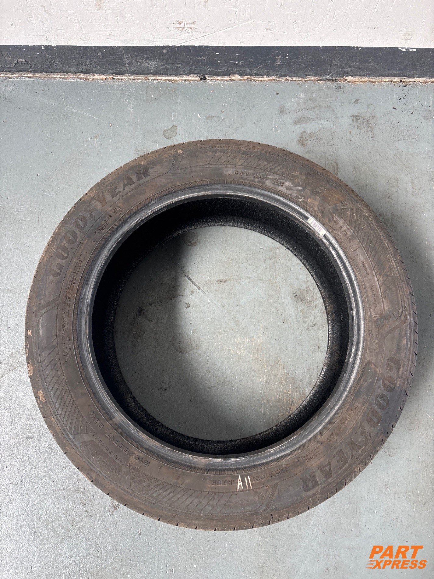 Reifen Goodyear 215/55 R17 98W 4mm