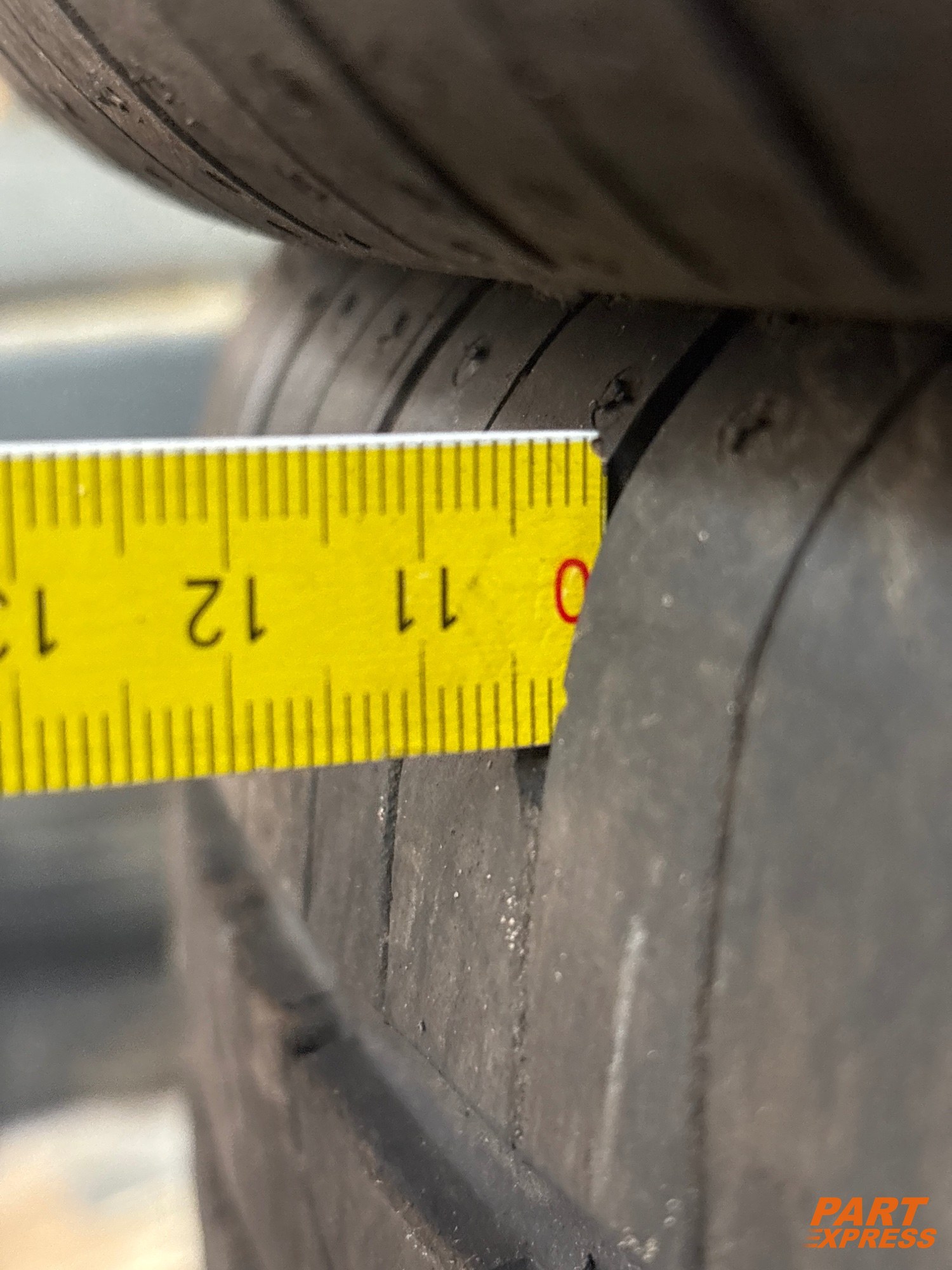 Reifen Goodyear 215/55 R17 98W 4mm – 6