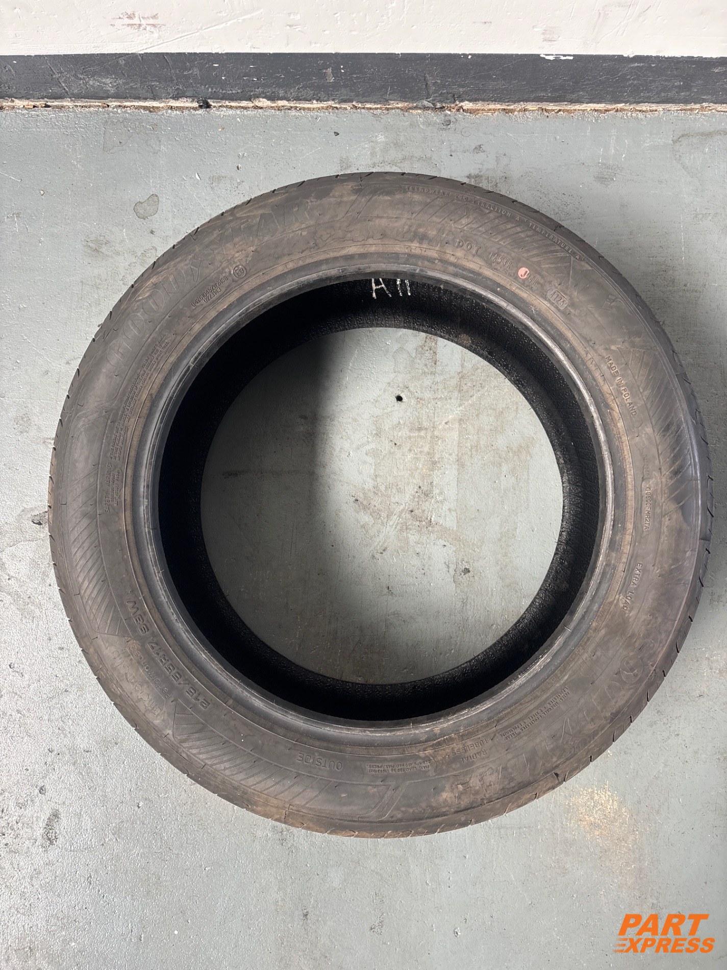 Reifen Goodyear 215/55 R17 98W 5mm – 4