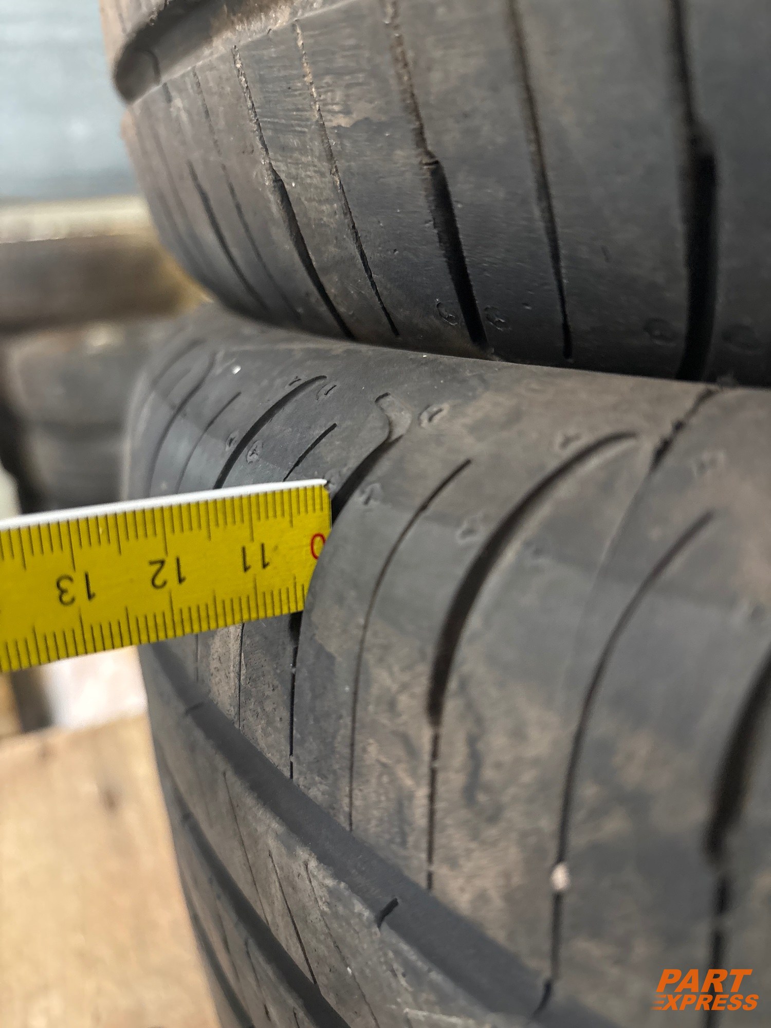 Reifen Goodyear 215/55 R17 98W 5mm – 5