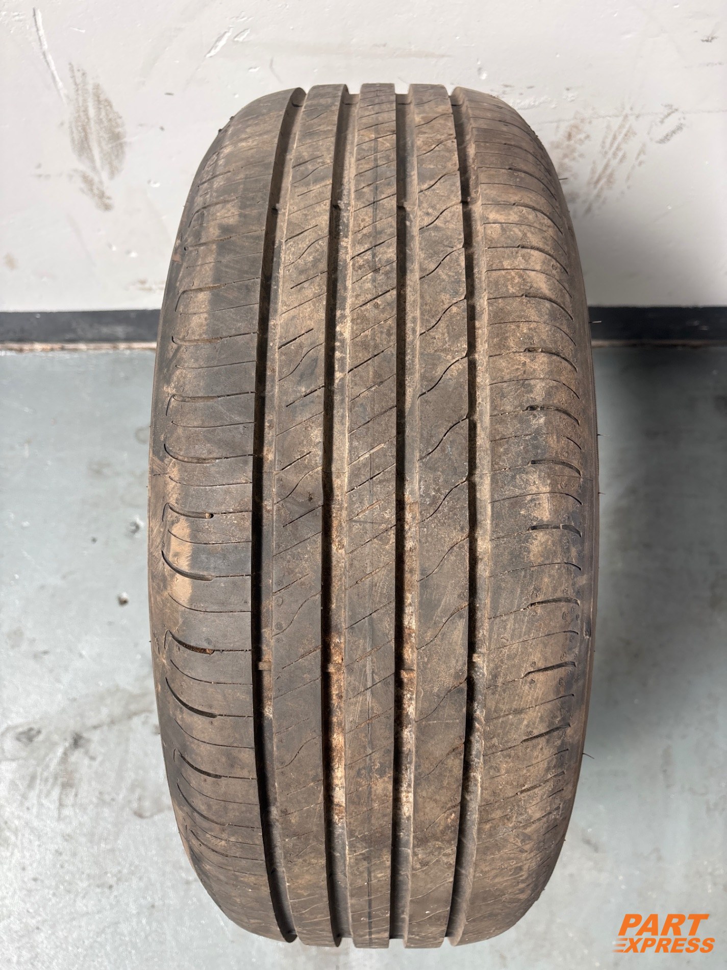 Reifen Goodyear 215/55 R17 98W 5mm – 2