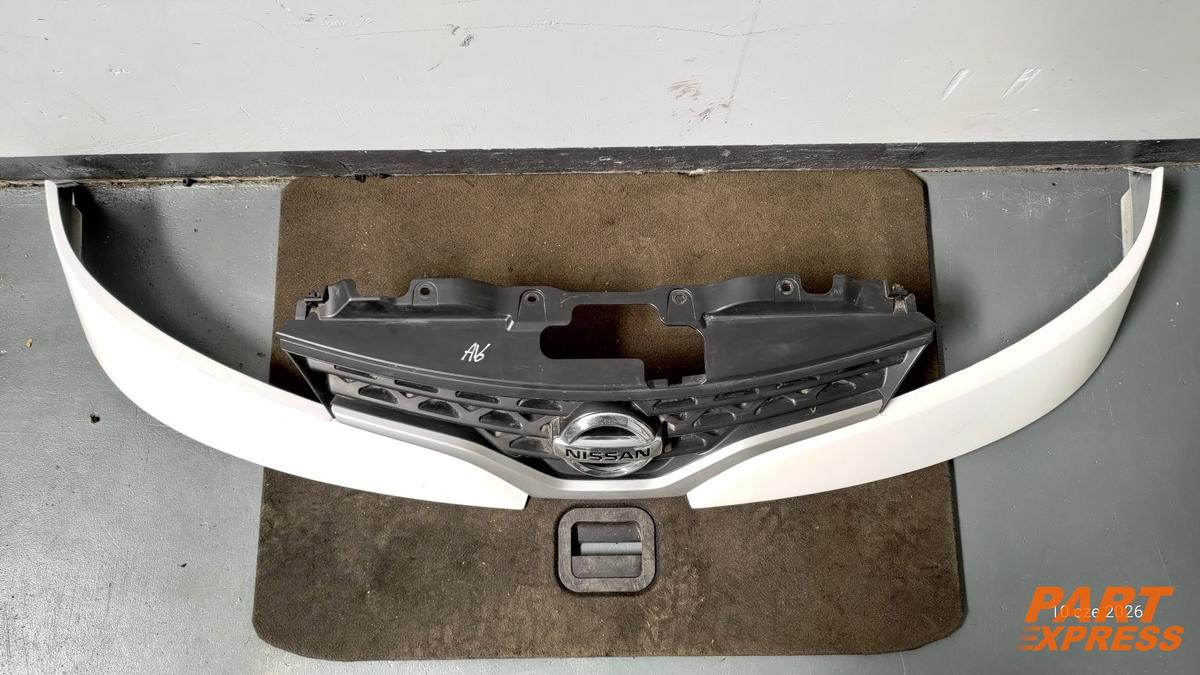 Frontgrill Nissan NV200 SE M20 Weiß QM1 2009 - 2021