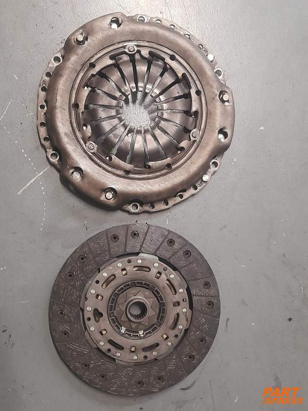 Kupplungssatz komplett 84tkm Opel Astra J Insignia Mokka Corsa 1,4 LUK 323078310