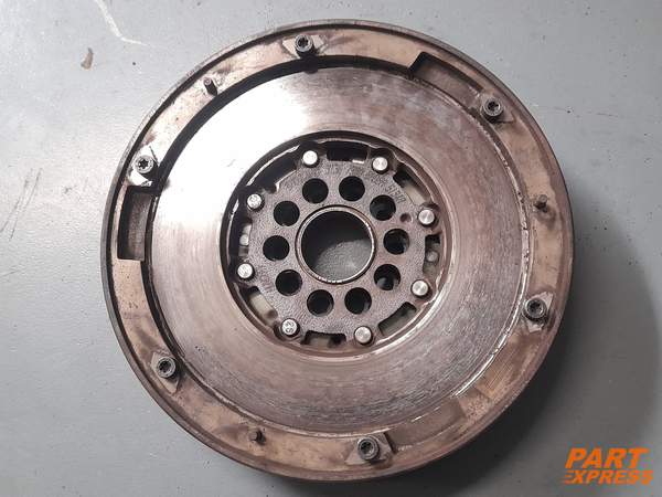 Schwungrad komplett 2.0l Diesel Volvo D4 S60 V60 V90 XC60 70tkm 31367900