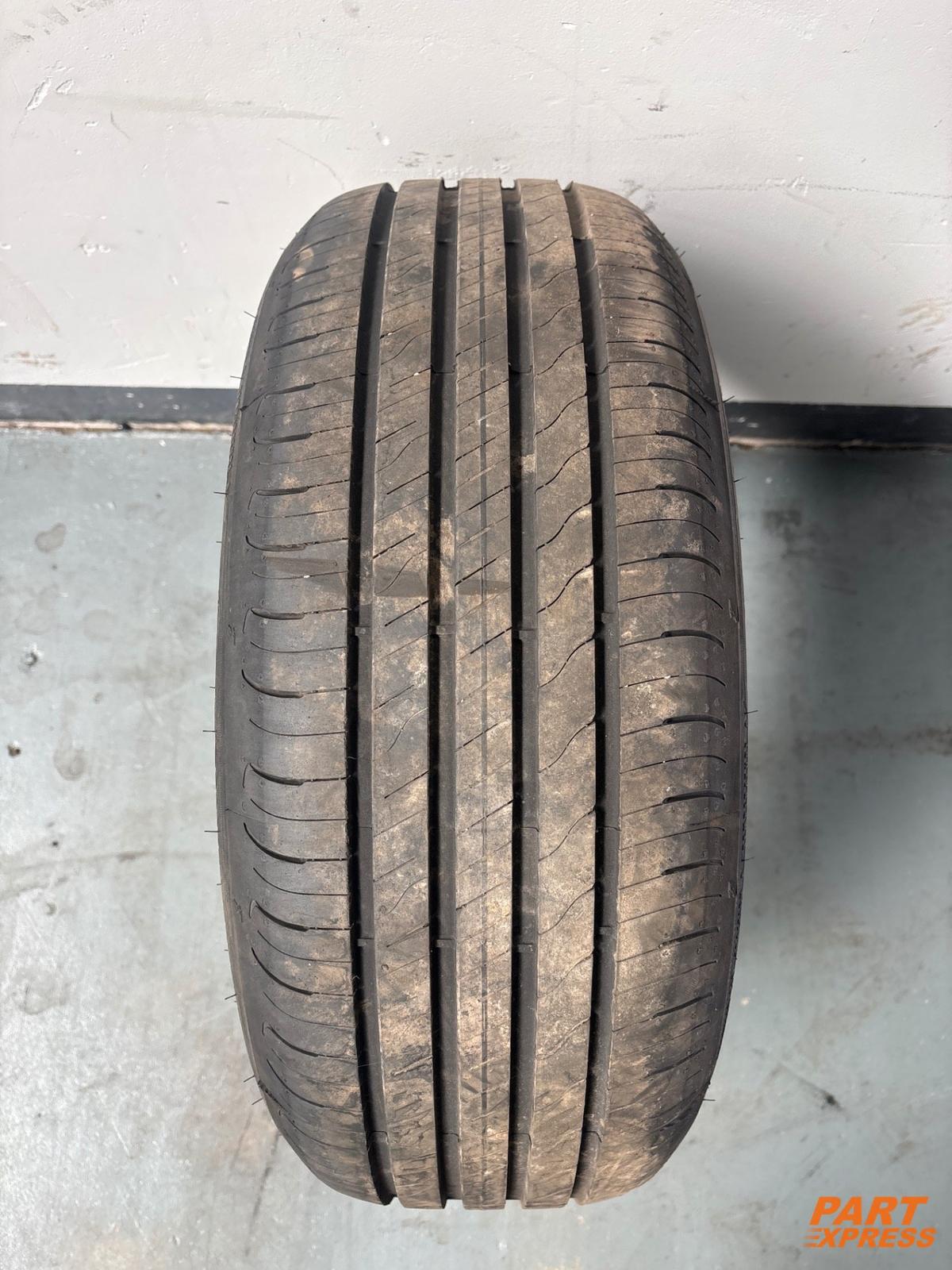 Reifen Goodyear 215/55 R17 98W 5mm