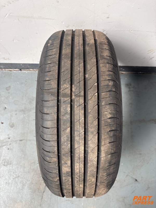 Reifen Goodyear 215/55 R17 98W 5mm