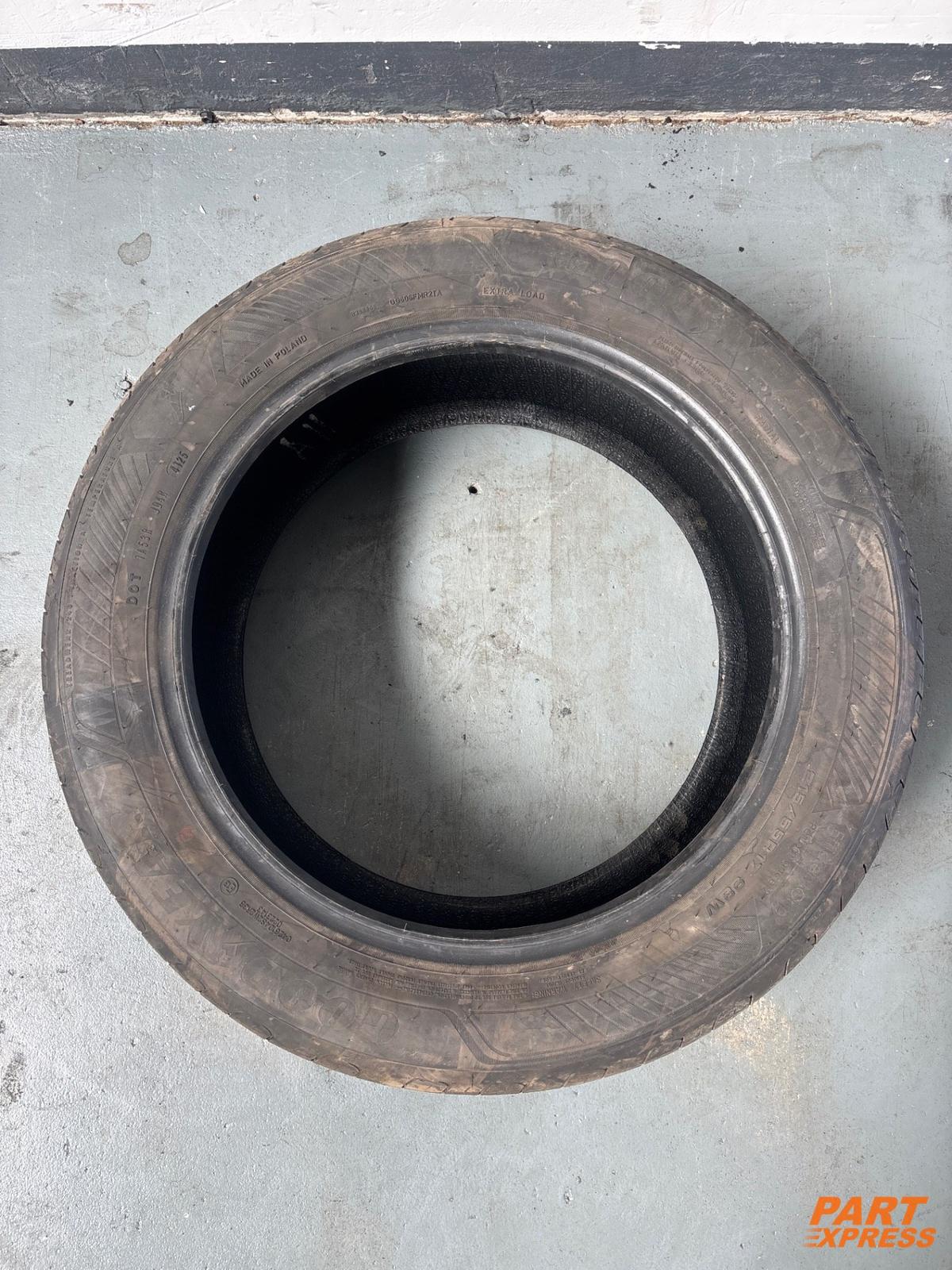 Reifen Goodyear 215/55 R17 98W 5mm