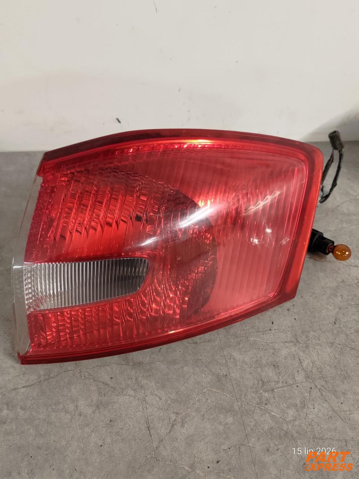 Rückleuchte Heckleuchte hinten rechts Ford Kuga Titan Mk1 2008 - 2013