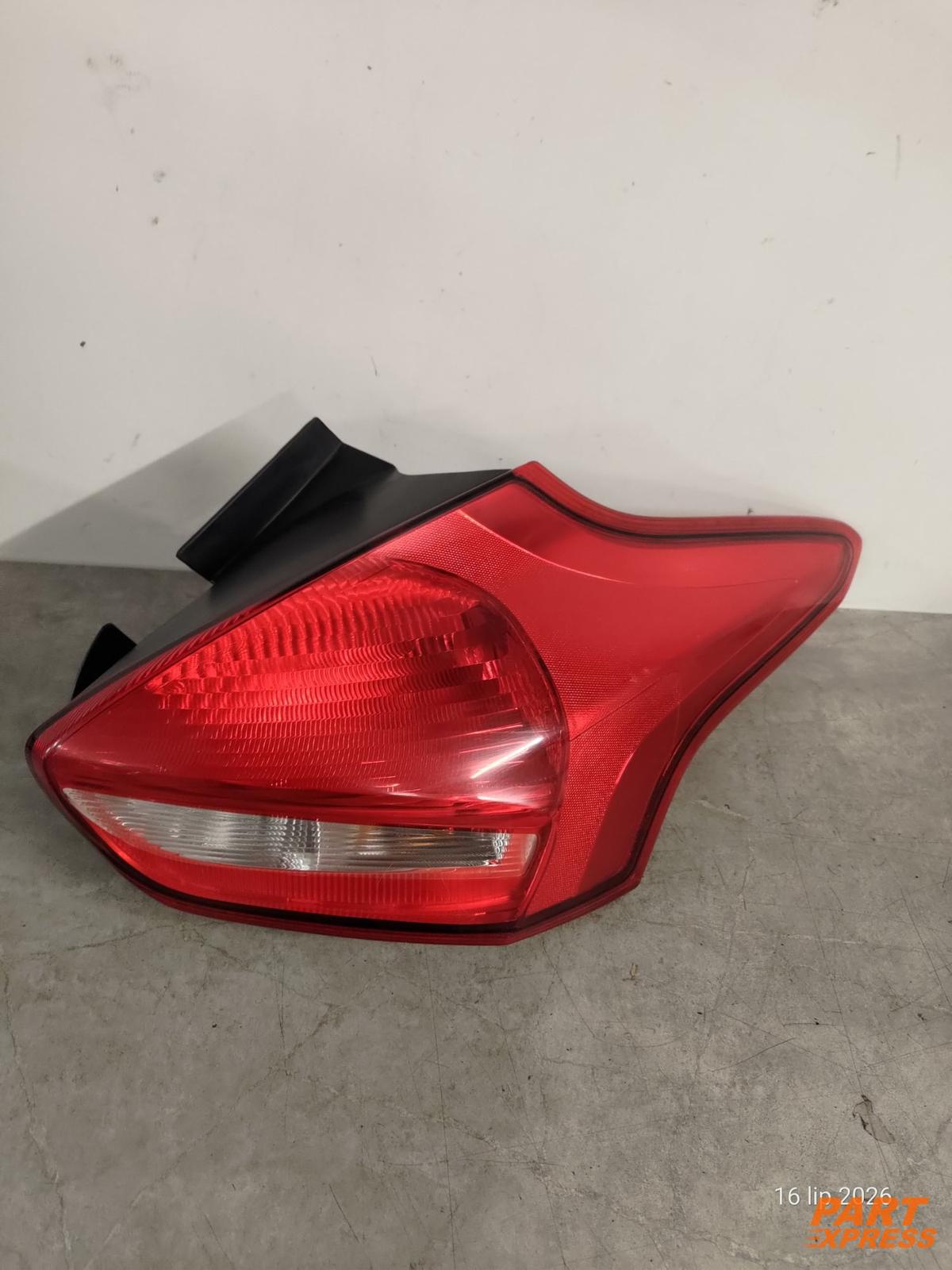 Rückleuchte Heckleuchte hinten rechts Ford Focus Mk3 Facelift 2011 - 2018