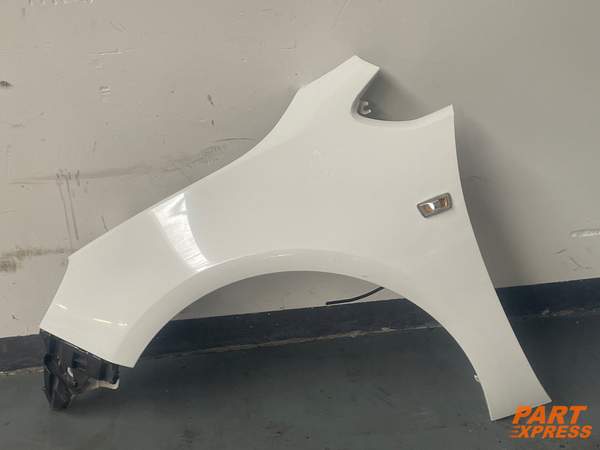 Kotflügel links Opel Astra GTC Weiß Casablanca White GAZ