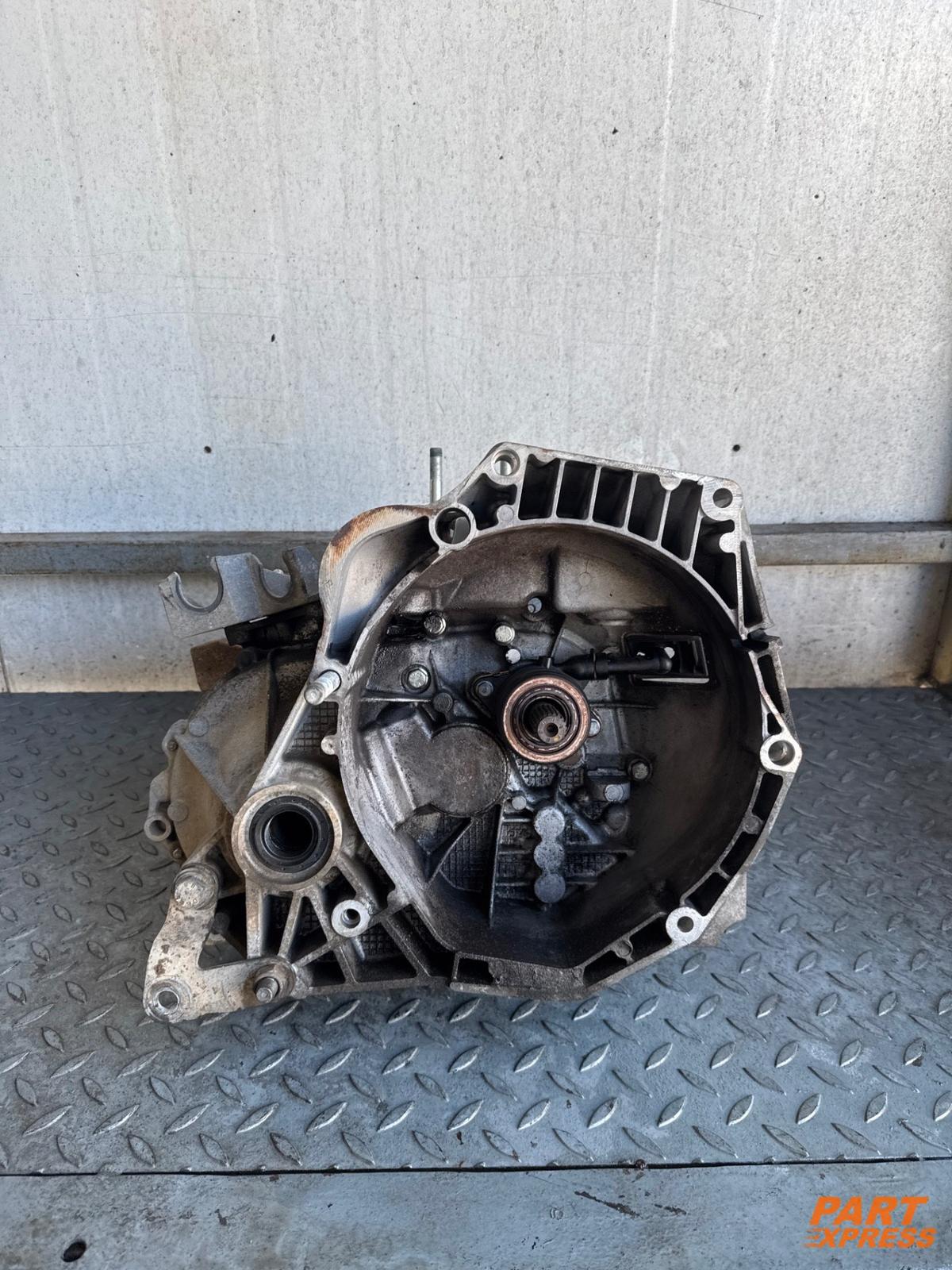 Schaltgetriebe 1.3CDTi 138tkm Opel Combo D Fiat Doblo 2012 - 95525051