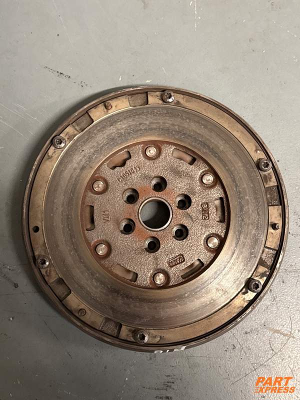 Schwungrad Peugeot 2008 Citroen C3 C4 C5 Opel Astra Mokka 9811243810 C1063040