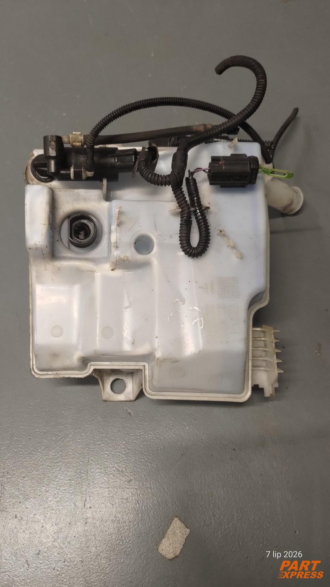 Wischwasserbehälter Ford Focus MK3 III 2010 - 2014 BV61-17B613-C