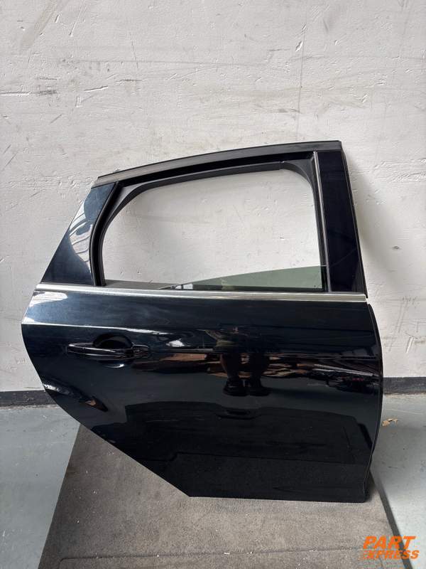 Tür komplett hinten rechts Ford Focus Mk3 Schwarz Iridium-Schwar