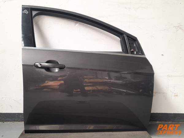 Tür komplett vorne rechts Ford Focus Mk3 Grau Magnetic-Grau Metall
