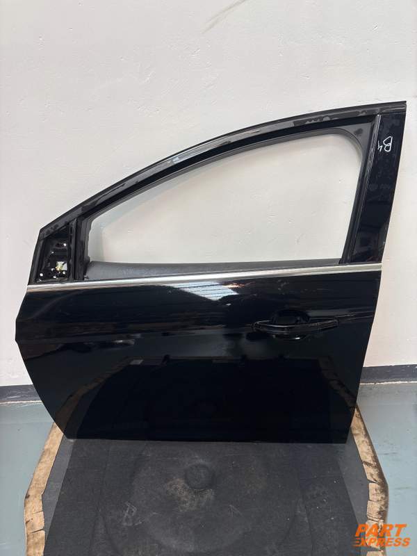 Tür komplett vorne links Ford Focus Mk3 Schwarz Iridium-Schwarz G9ZE