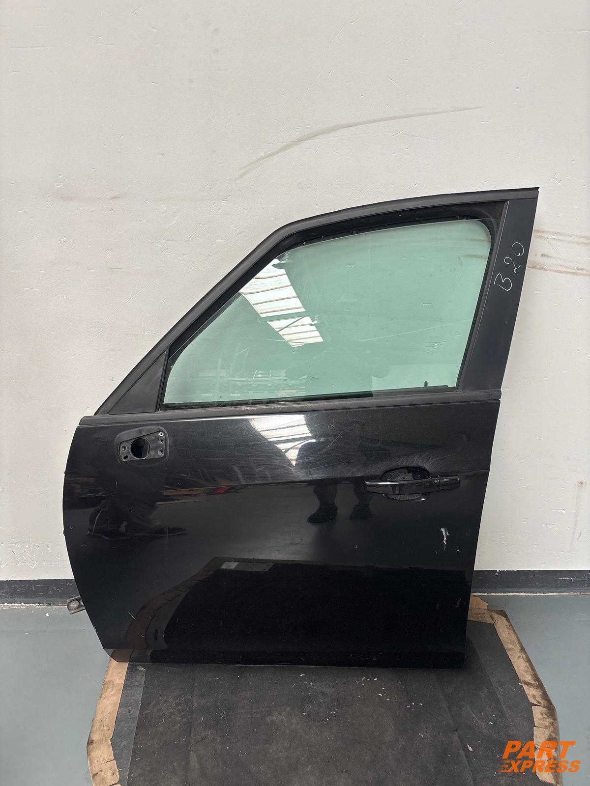 Tür komplett vorne links Opel Zafira C Schwarz Carbon Flash