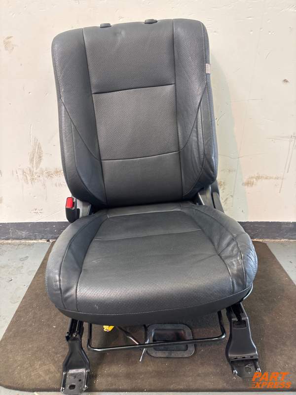 Sitzbezug Sitz vorne rechts Mitsubishi Outlander III H-Line GF