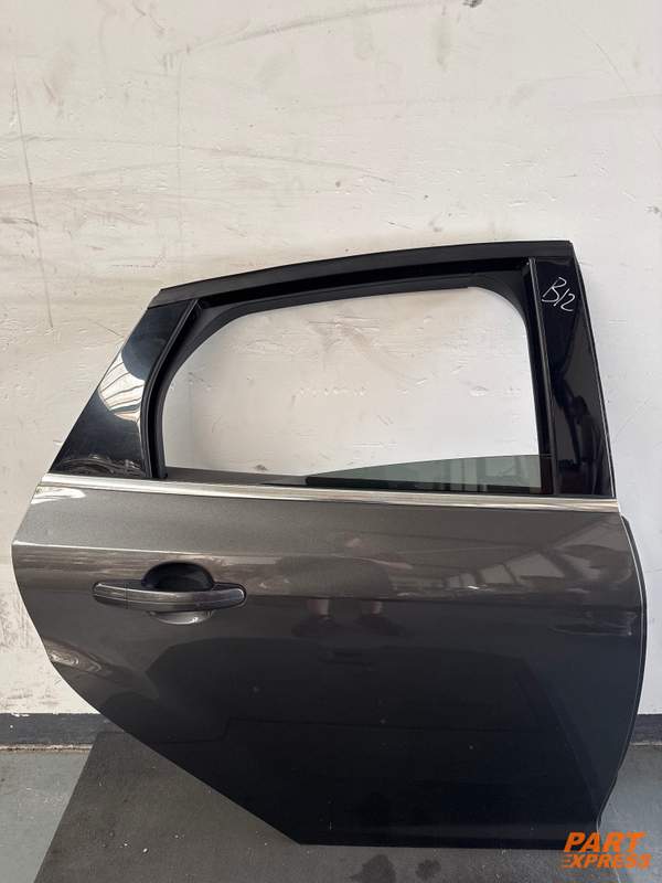 Tür komplett hinten rechts Ford Focus Mk3 Grau Magnetic-Grau Metall