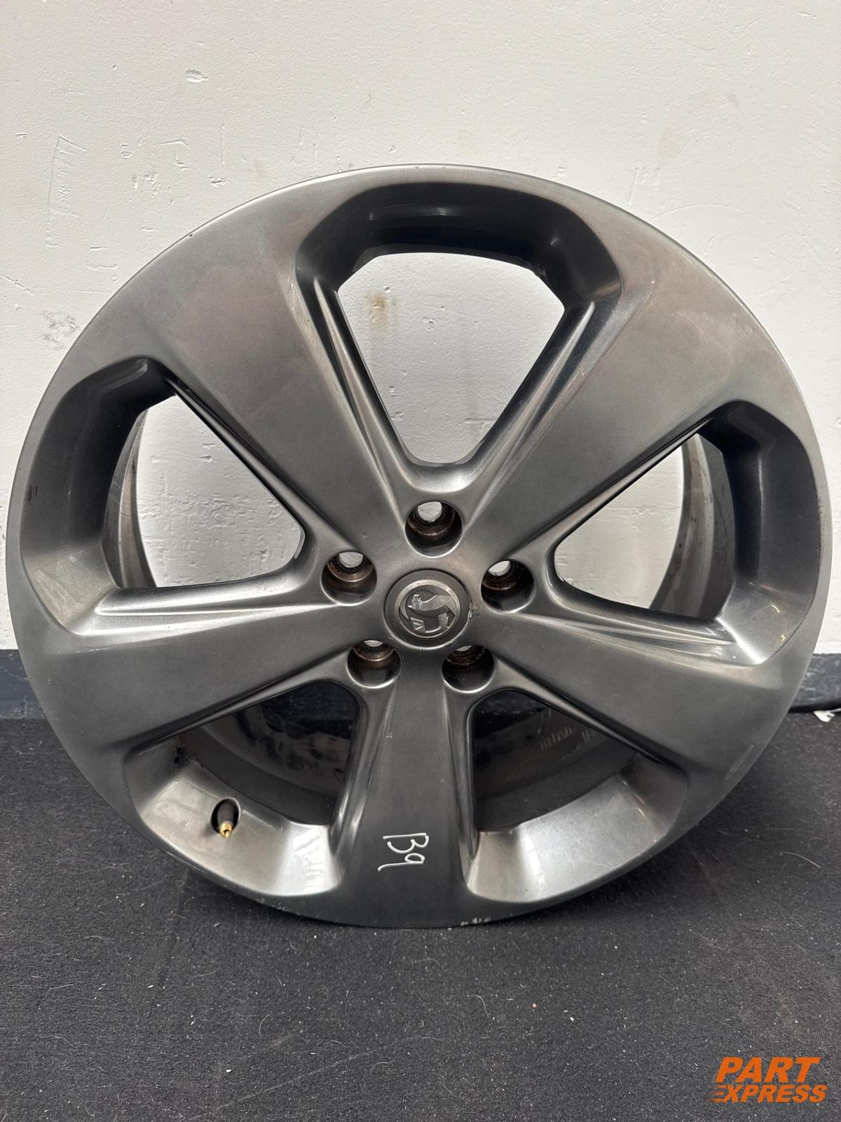Alufelge 18 Zoll Opel Mokka SE 7Jx18 ET38 95181596