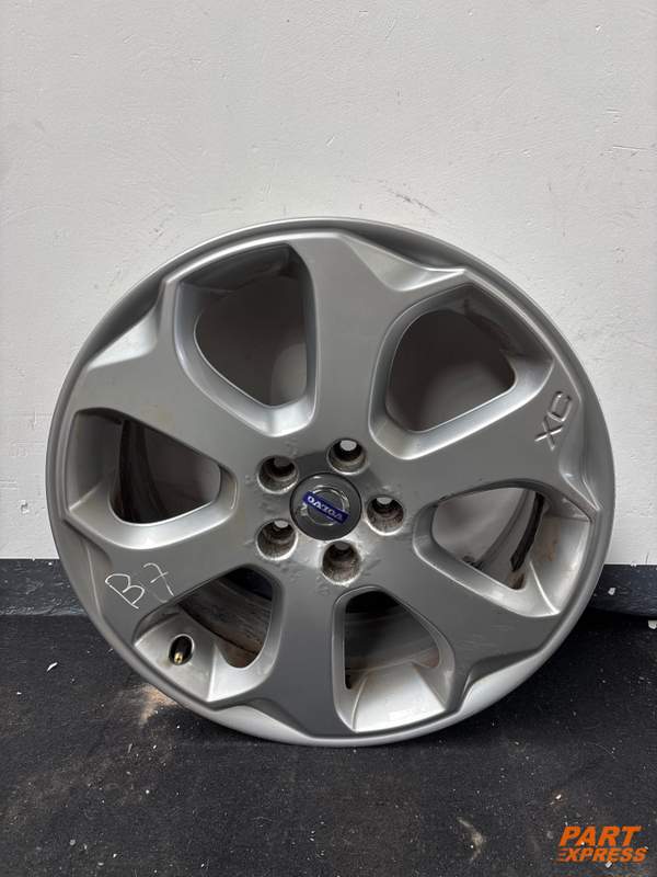 Alufelge 18 Zoll Volvo XC60 SE LU 7,5Jx18 ET55 31200371