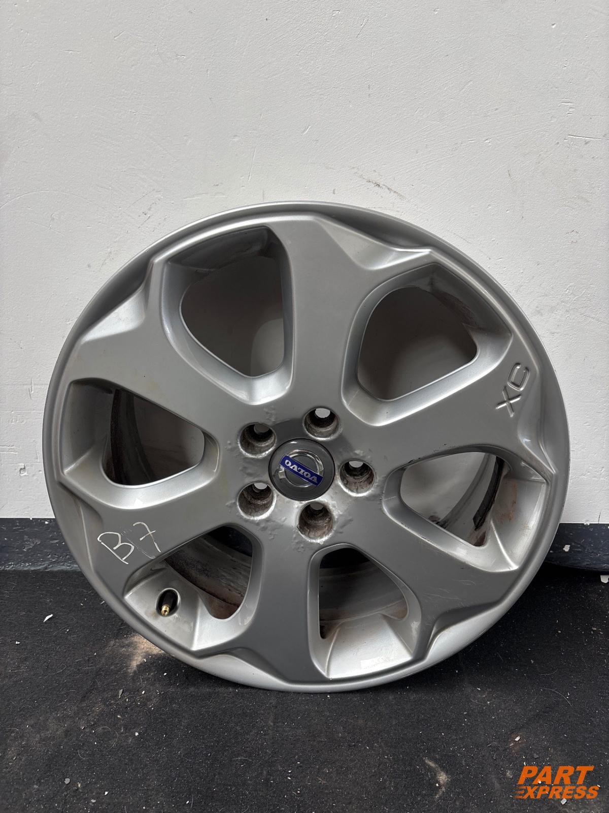 Alufelge 18 Zoll Volvo XC60 SE LU 7,5Jx18 ET55 31200371