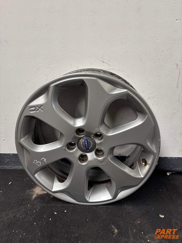 Alufelge 18 Zoll Volvo XC60 SE LU 7,5Jx18 ET55 31200371