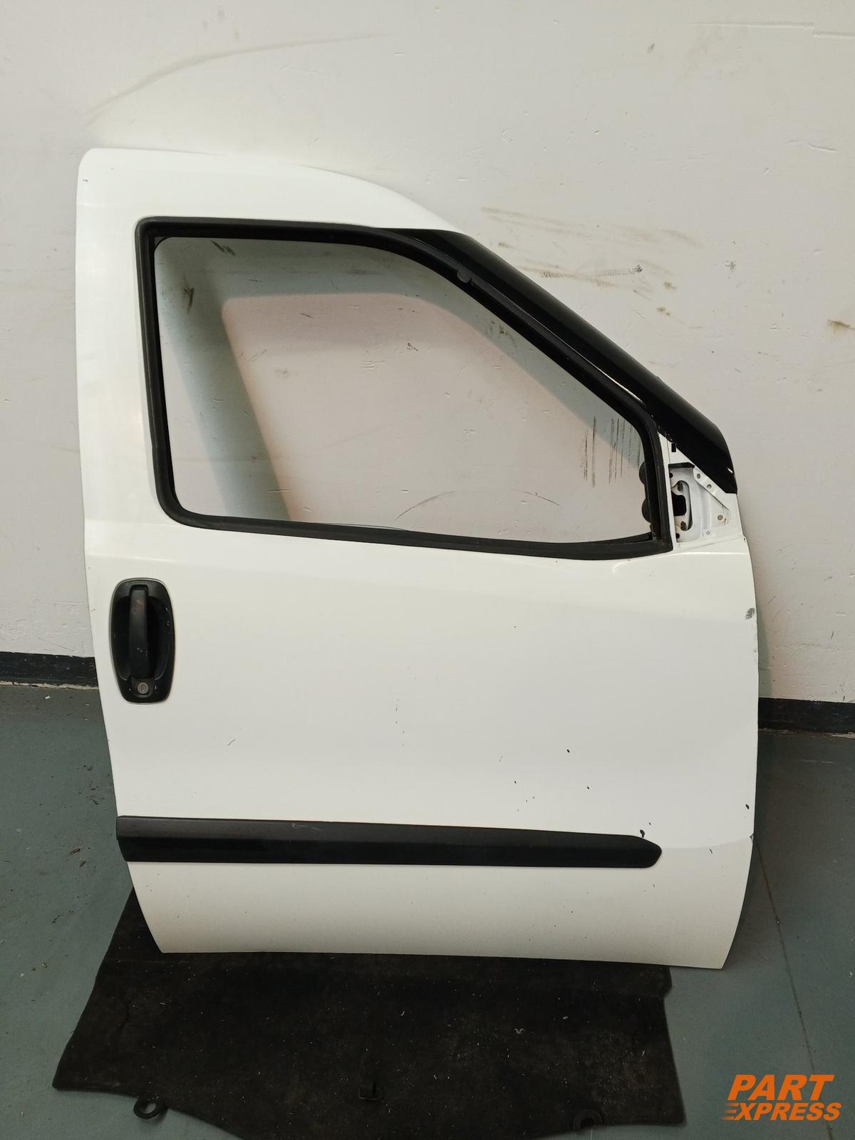 Puerta completa delantera derecha Opel Combo D Blanco 5PU Blanco Polar 2011 - 2018