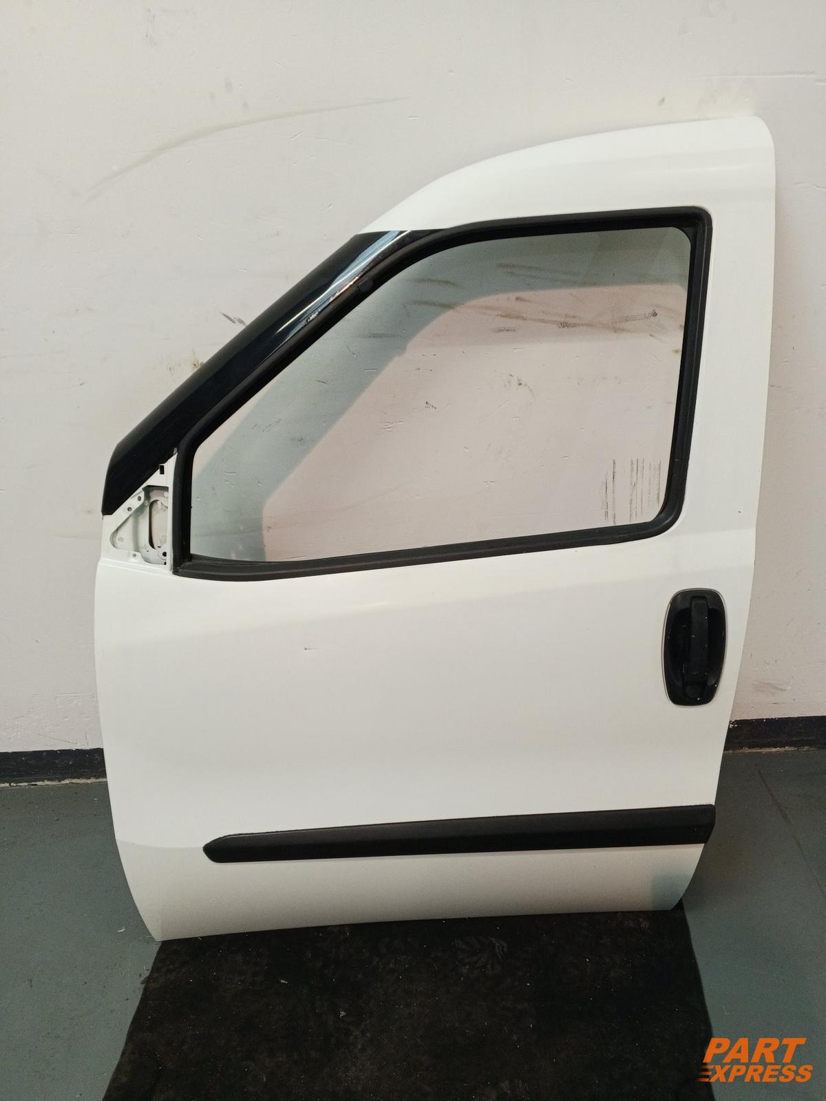Drzwi kompletne przód lewe Opel Combo D Biały 5PU Polarweiß 2011 - 2018
